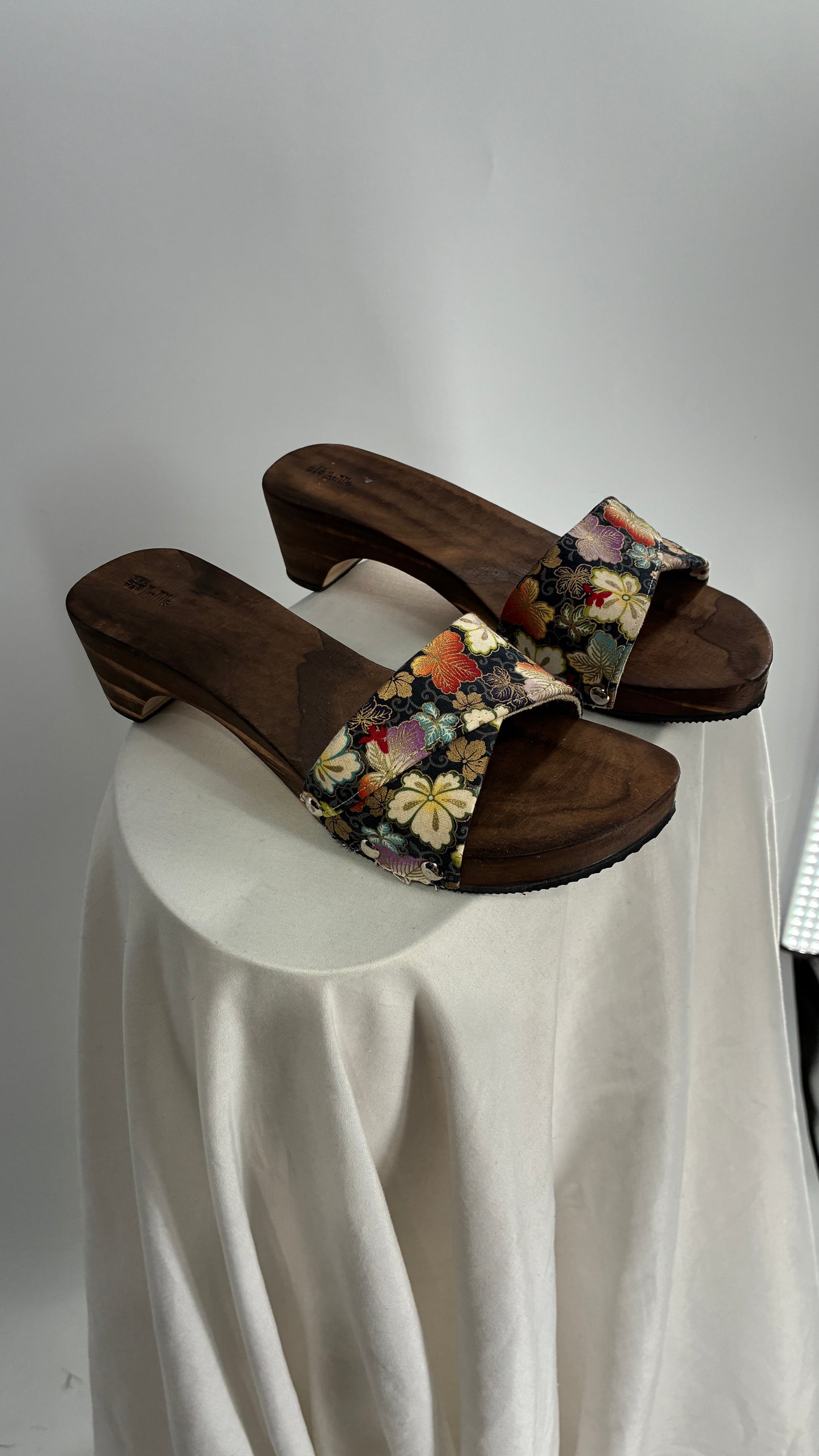 Vintage HUANG Wooden Sandal Clog with Floral Patterned Strap (8.5)