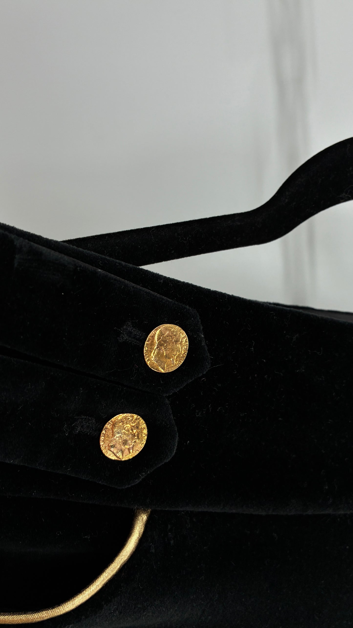 Vintage Alice + Olivia Thick Black Velour Low Rise Kickflare Pants with Thick Waistband with Gold Coin Detailing (6)