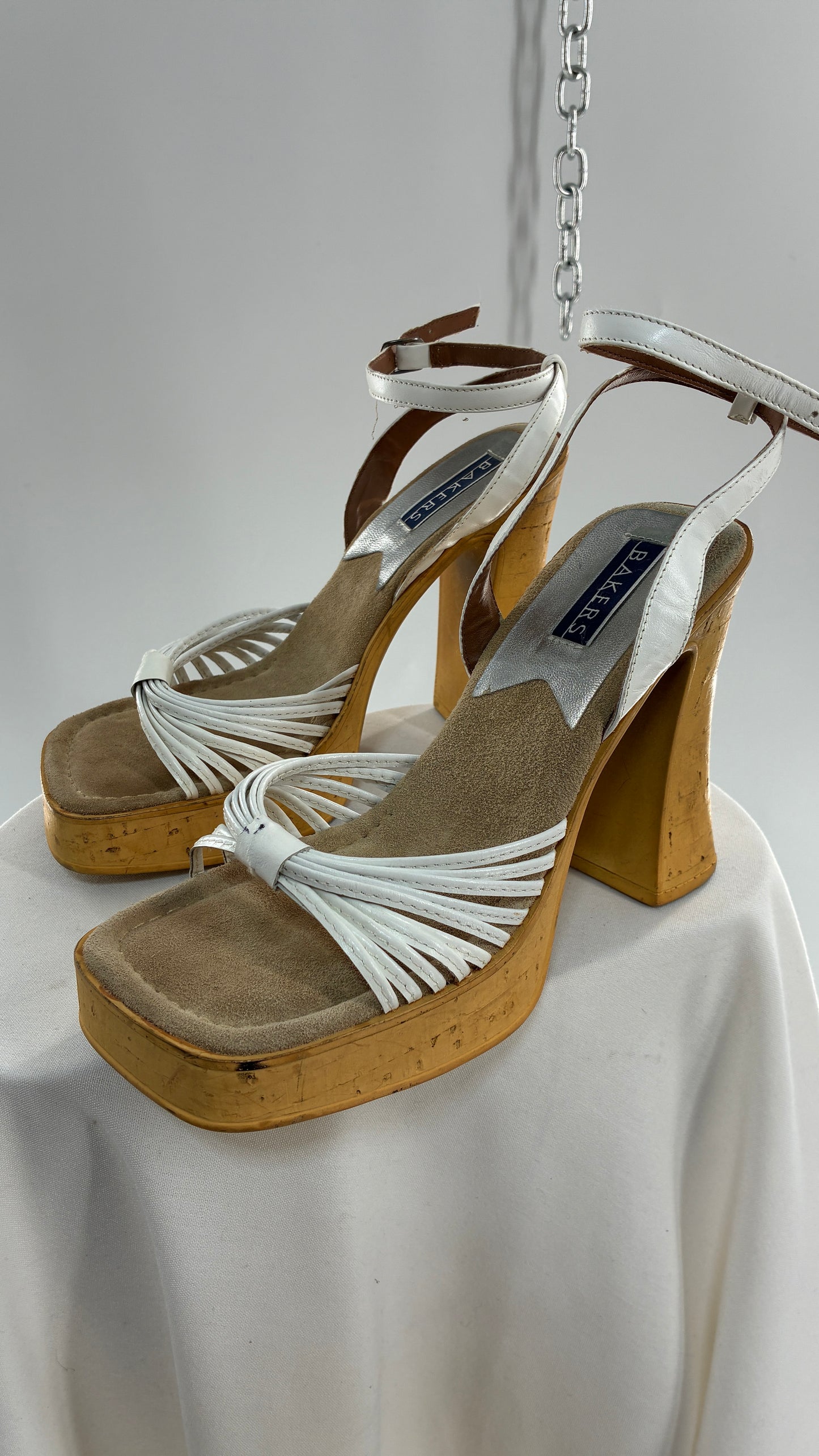 Vintage 1990s Baker Square Toe Block Heel White Platform Sandal Heel (8)
