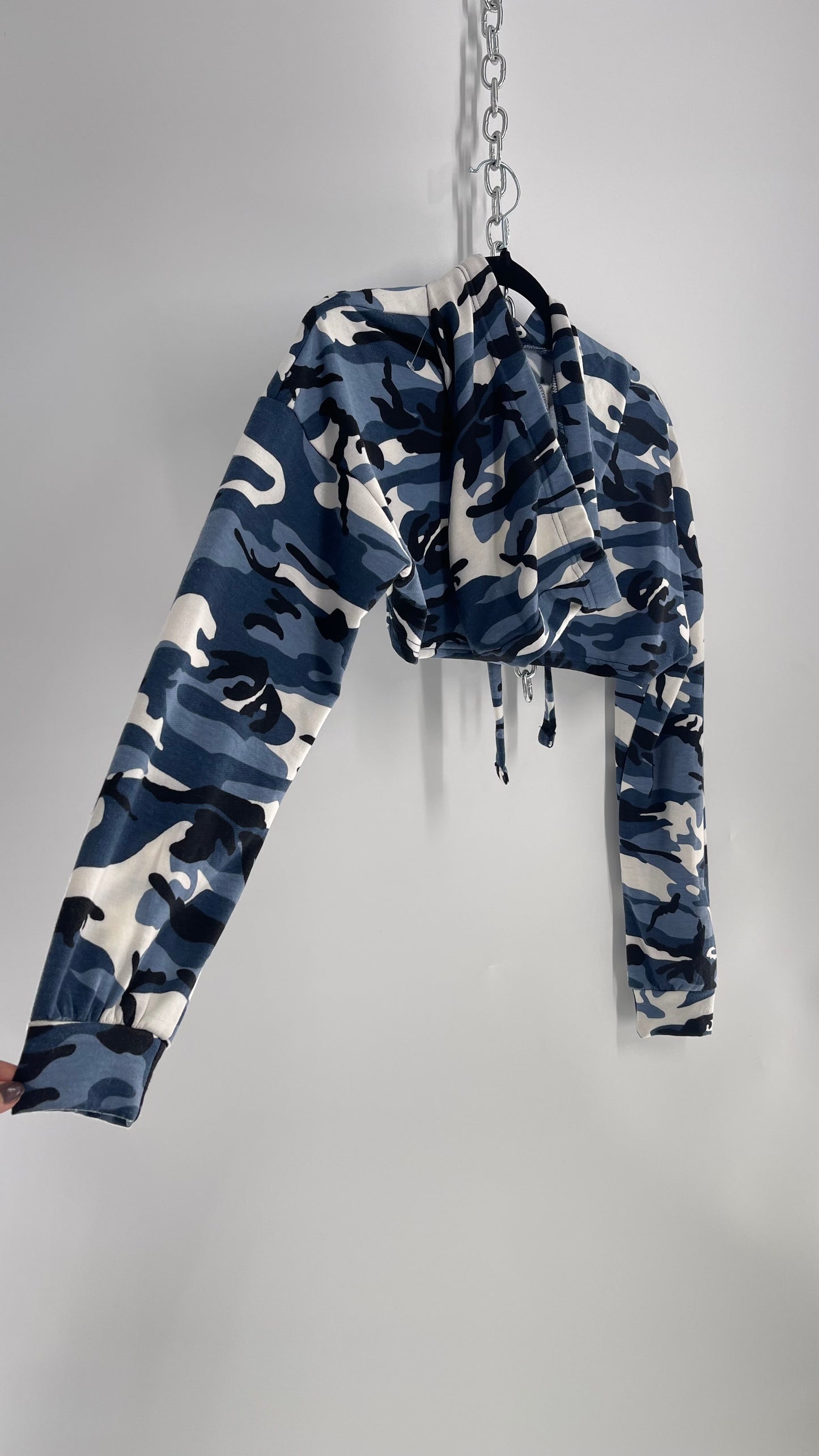 Cropped Blue Camo Printed Hoodie (Medium)