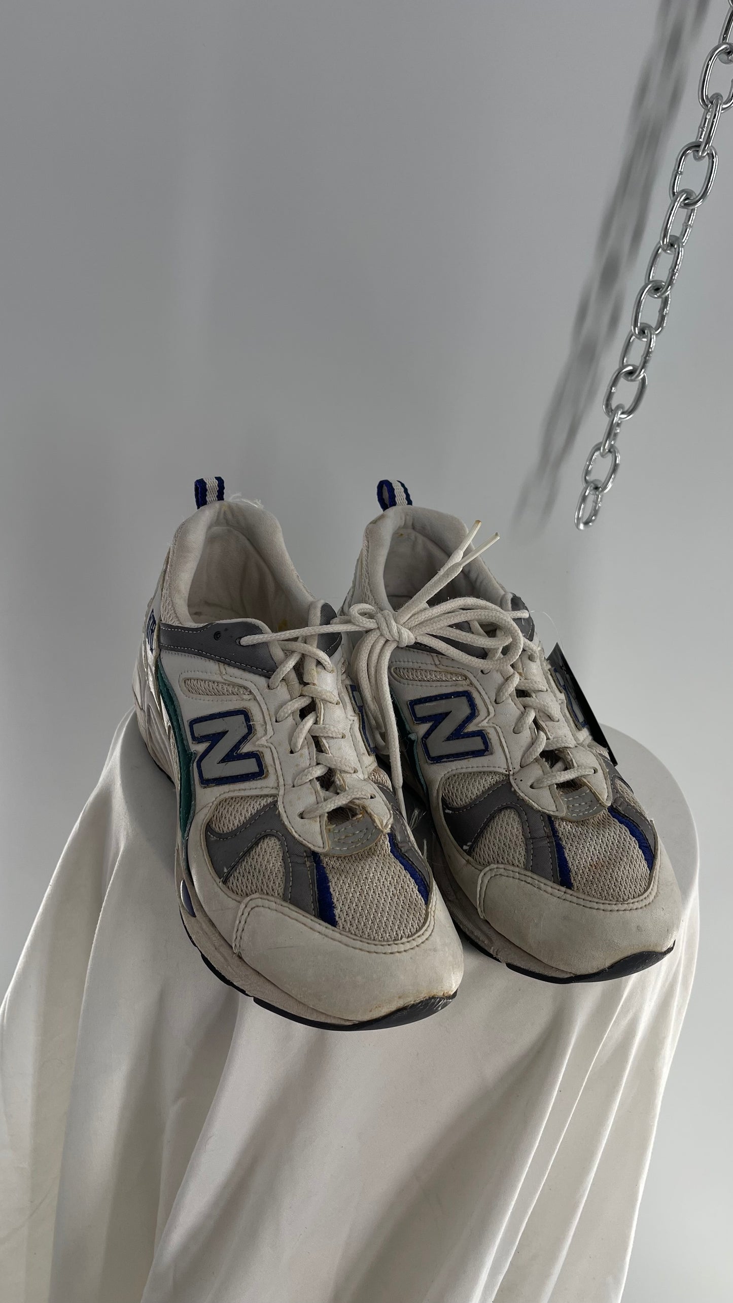 Vintage Rare New Balance Dirty/Distressed 1990s Dad Sneaker (7.5)