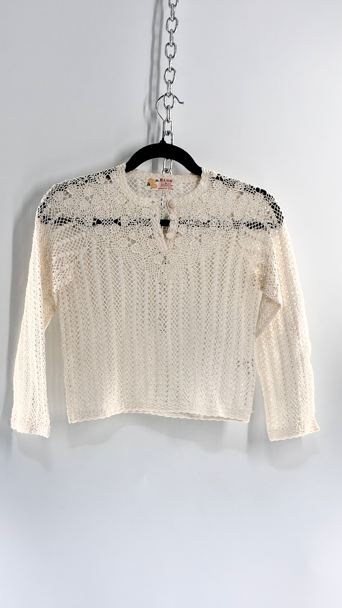 Vintage 1970s White Crochet Hand Made Quarter Sleeve Tunic Top Made in Shanghai (XS)