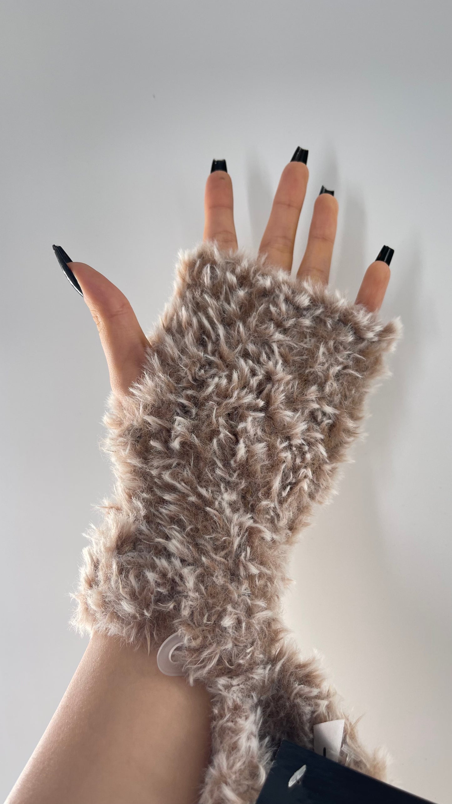 Urban Outfitters Tan White Faux Fur Fuzzy Hand Warmers Fingerless Gloves