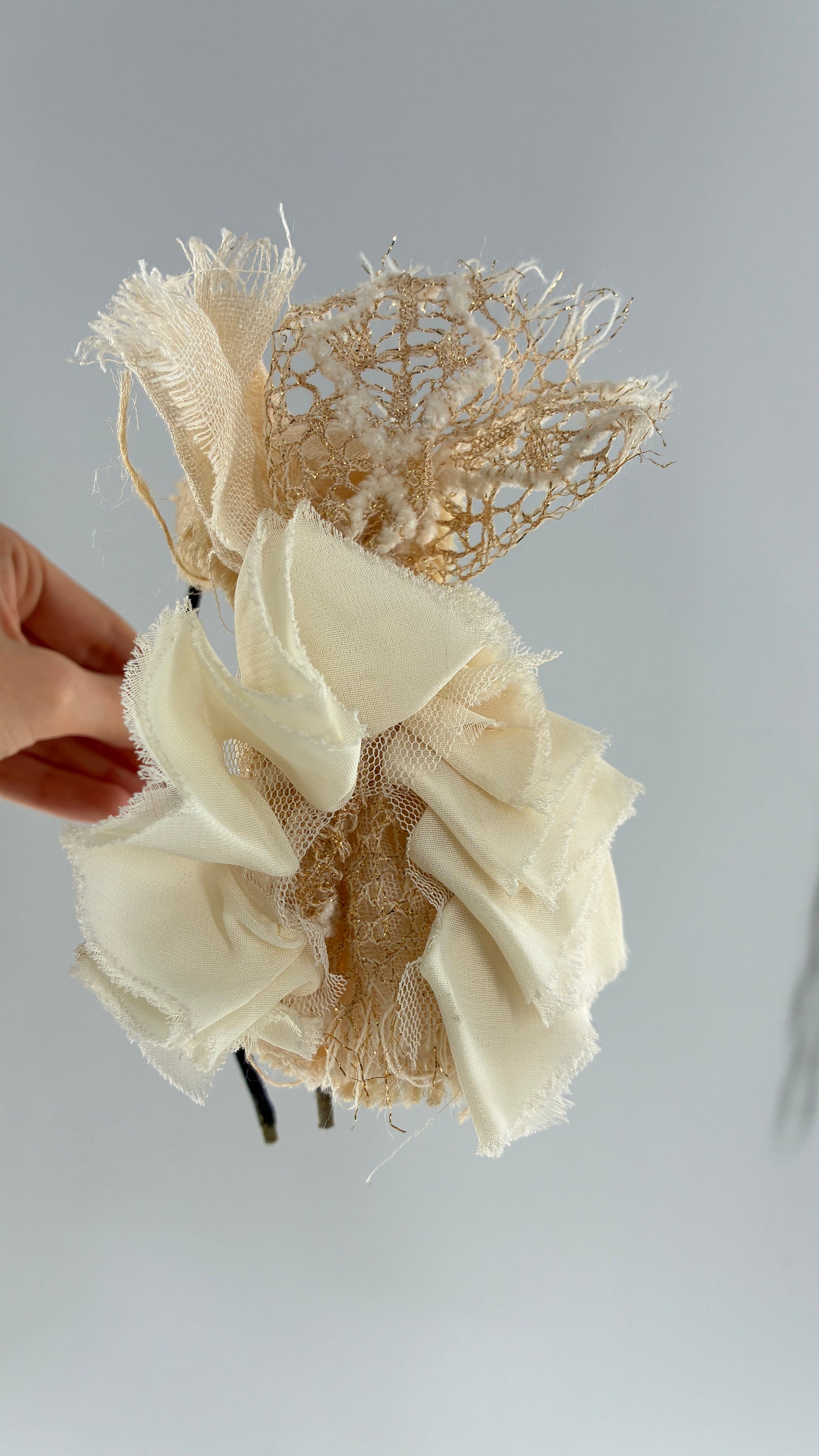 Vintage FARMER Handmade Discrete Headband with Oversized Beige Gold Bow Appliqué