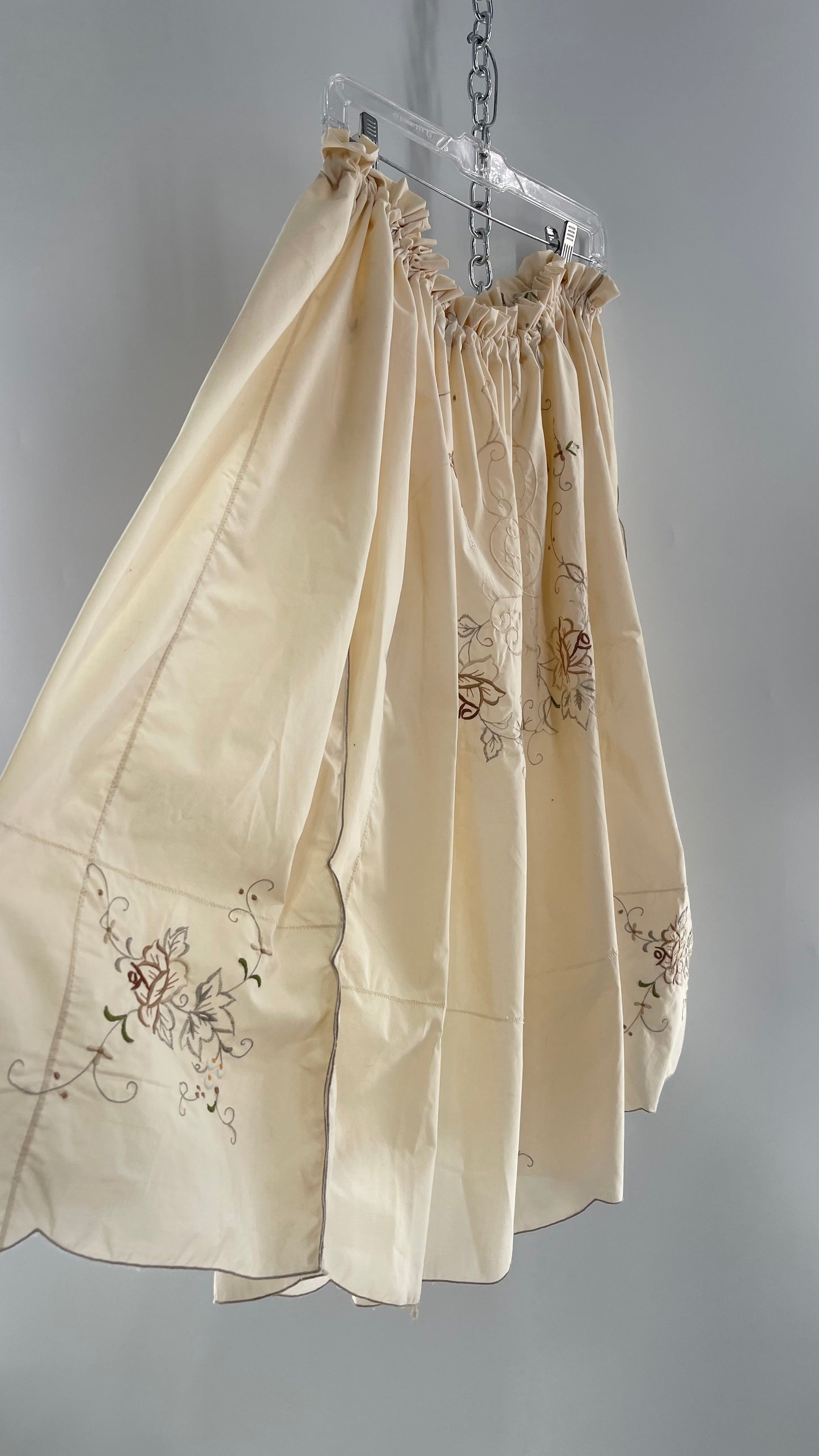 Custom Handmade Vintage Embroidered Off White Soirée Skirt (One Size)