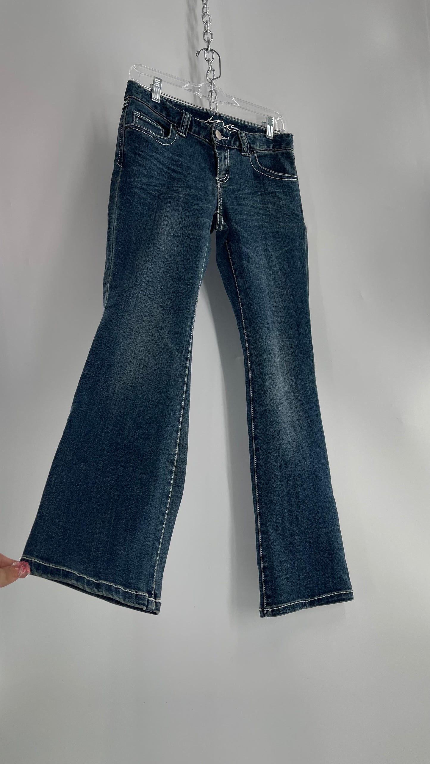 Vintage Dark Wash Denim with White Stitching (4P)