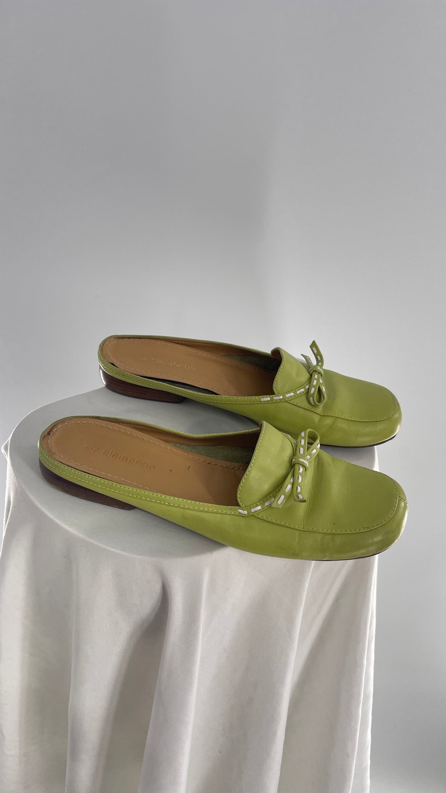 Vintage Liz Claiborne Green Leather Bow Front Slip Ons (8.5)