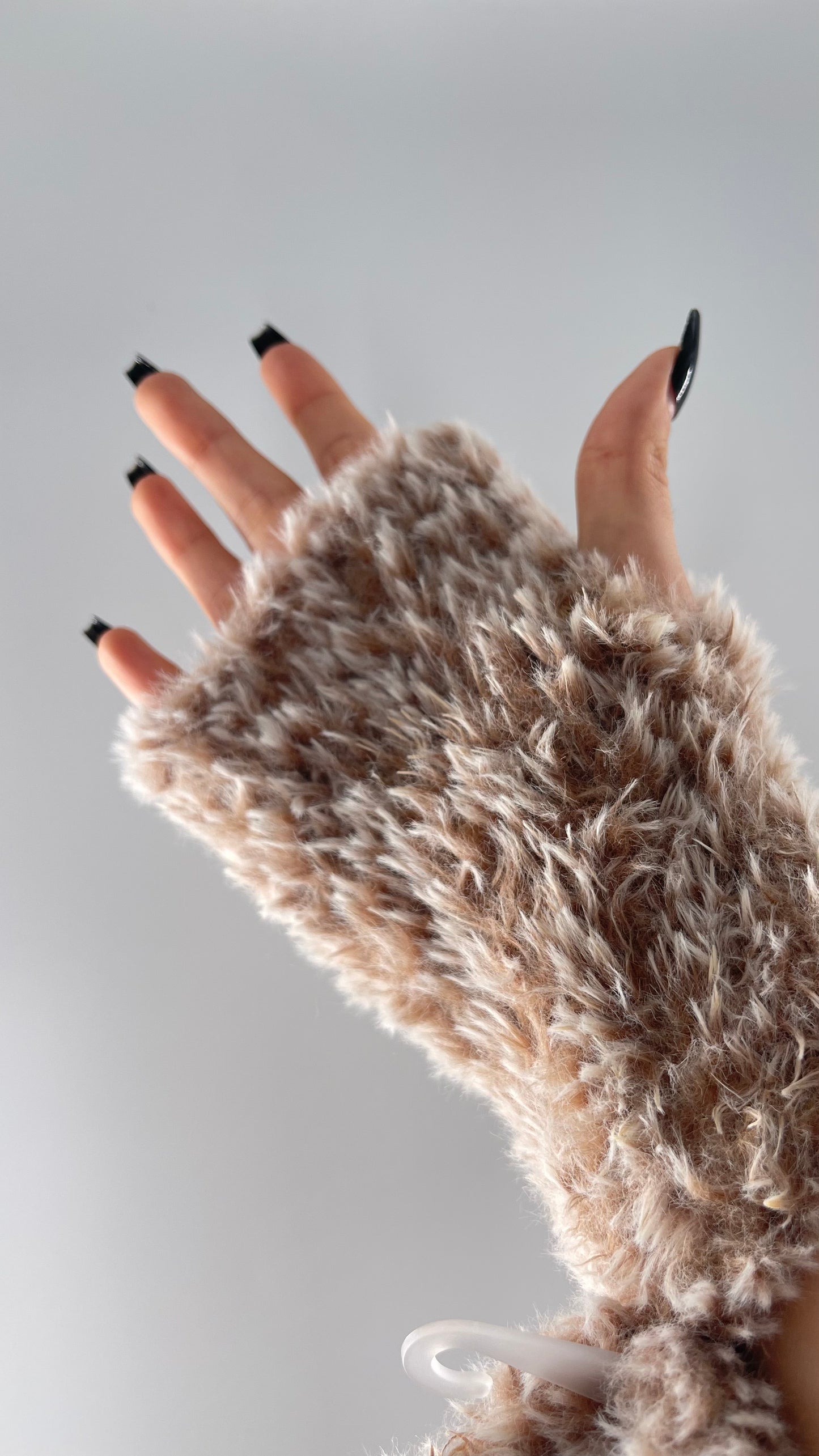 Urban Outfitters Tan White Faux Fur Fuzzy Hand Warmers Fingerless Gloves