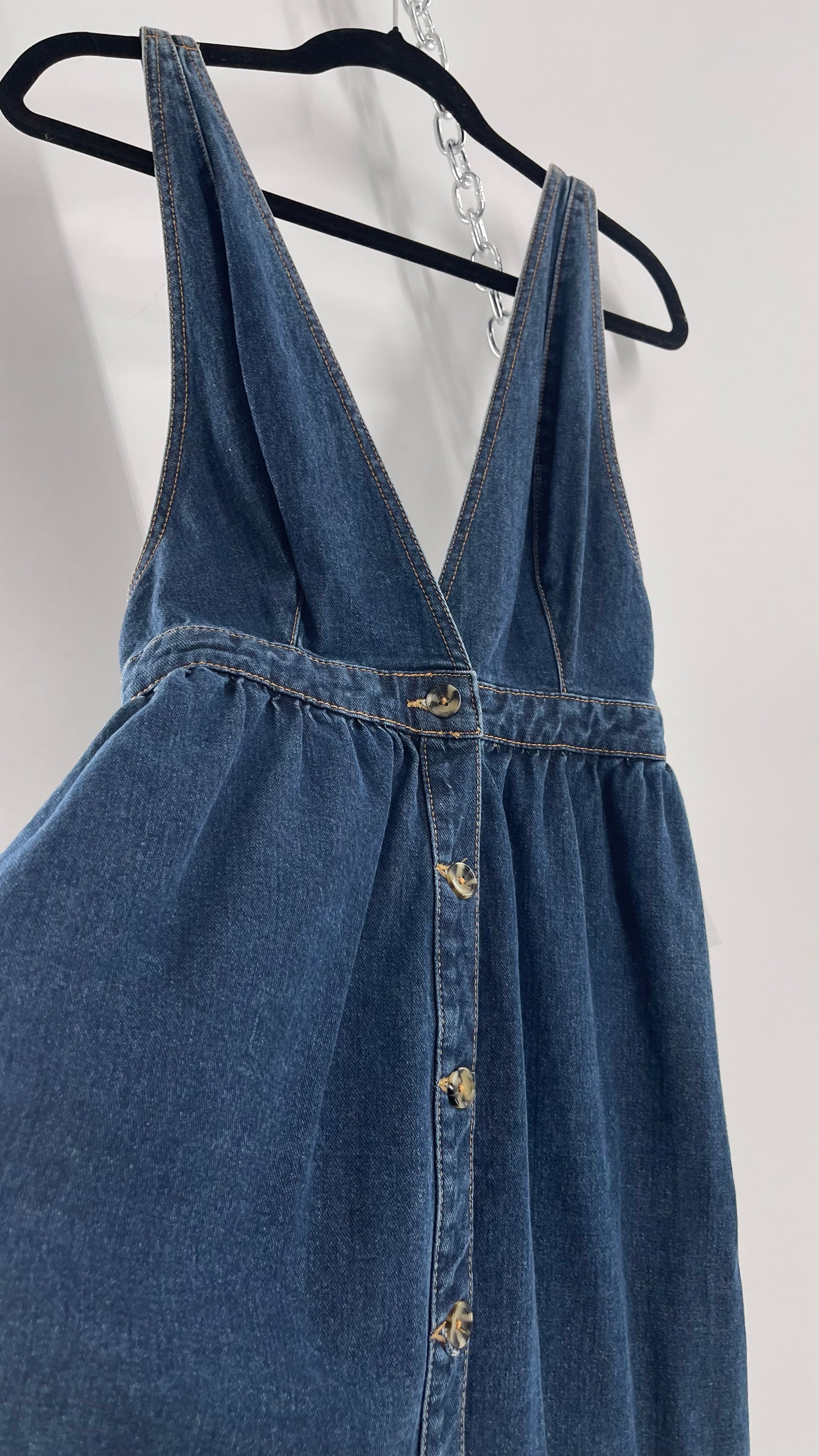 Urban Outfitters Medium Wash Denim Button Front Midi Dress (S) – The Thrifty Hippy