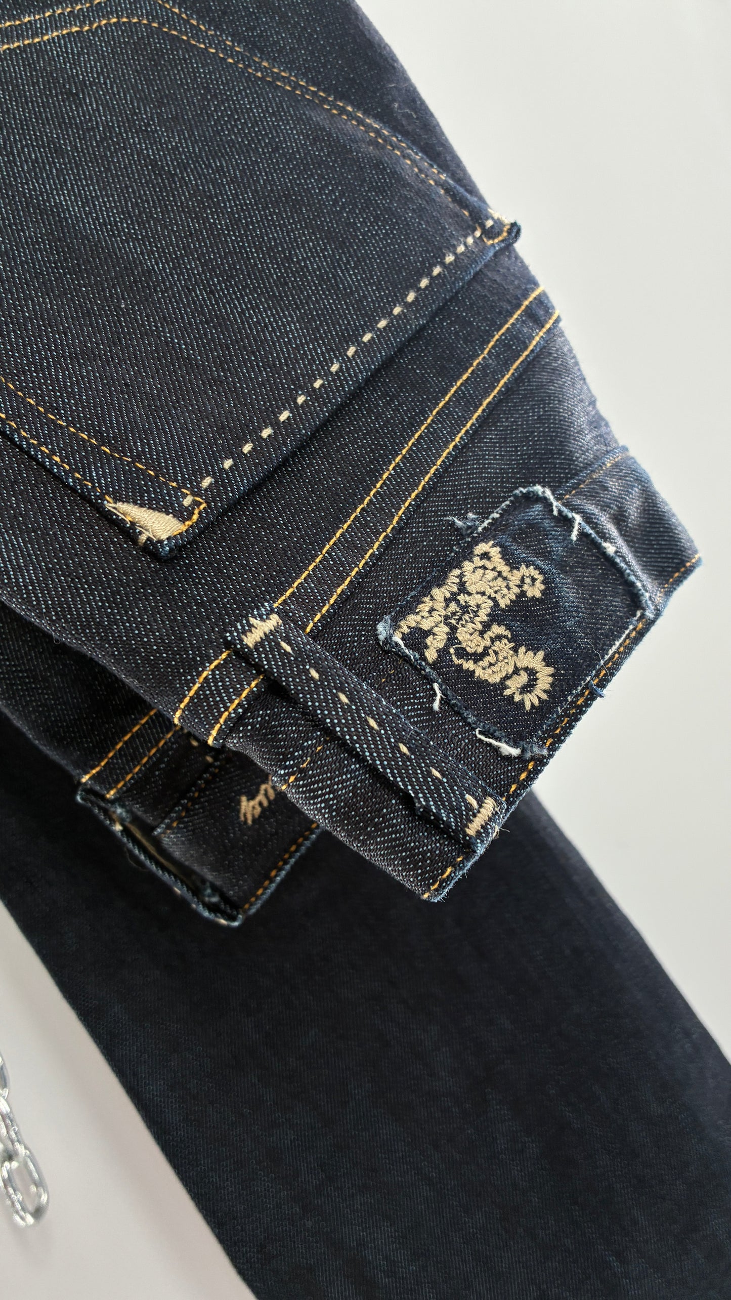Vintage GOLD SIGN Dark Wash Low Rise Jeans (26)