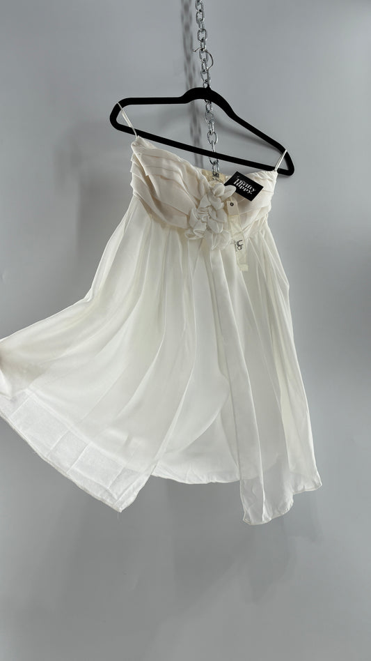Deadstock Vintage 1990 YA LOS ANGELES White Vented Mini Dress with Petal Appliqué Detail (Medium)