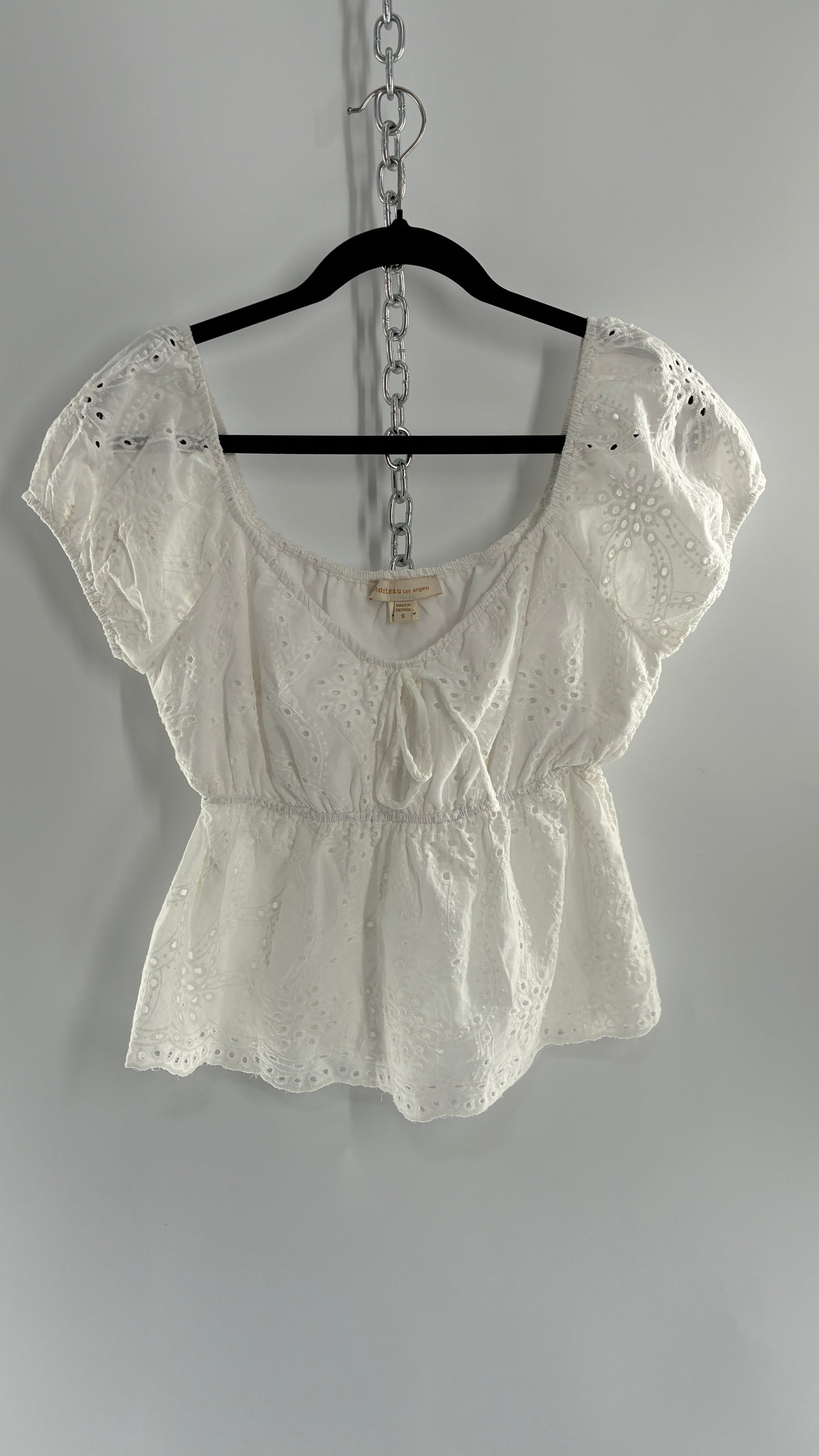 MONTEAU LA White Eyelet Lace Off the Shoulder Blouse with Cinched Under Bust (Small)