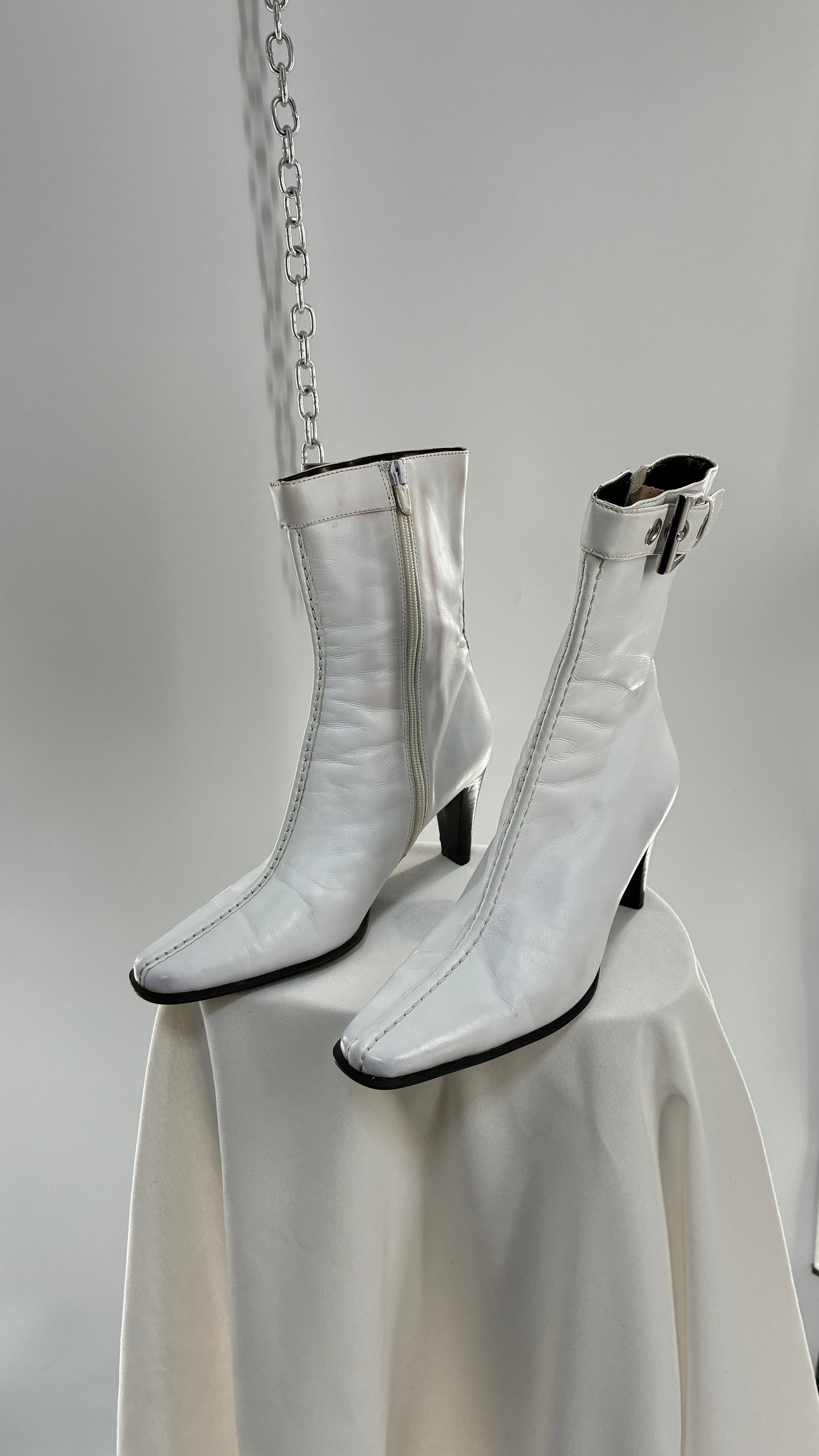 Vintage FRANCO SARTO White Leather Pointed Toe Boots with Ankle Buckle (7.5)
