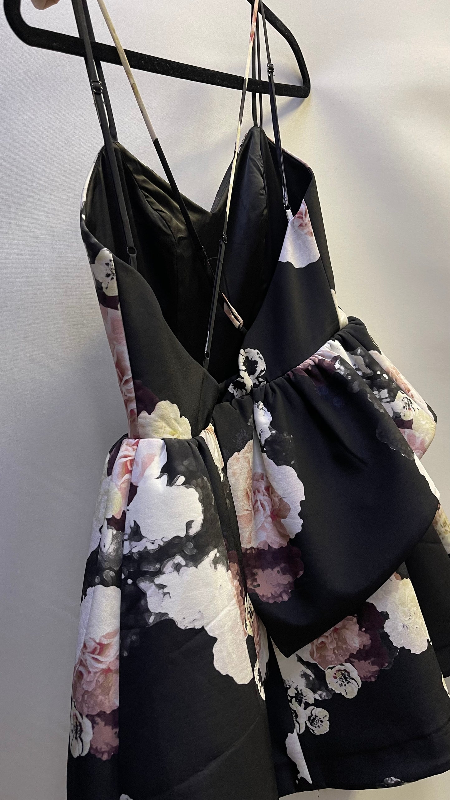 Keepsake - Anthropologie - Black Floral Backless Spaguetti Straps Ruffle Detail Mini Dress (Size L)