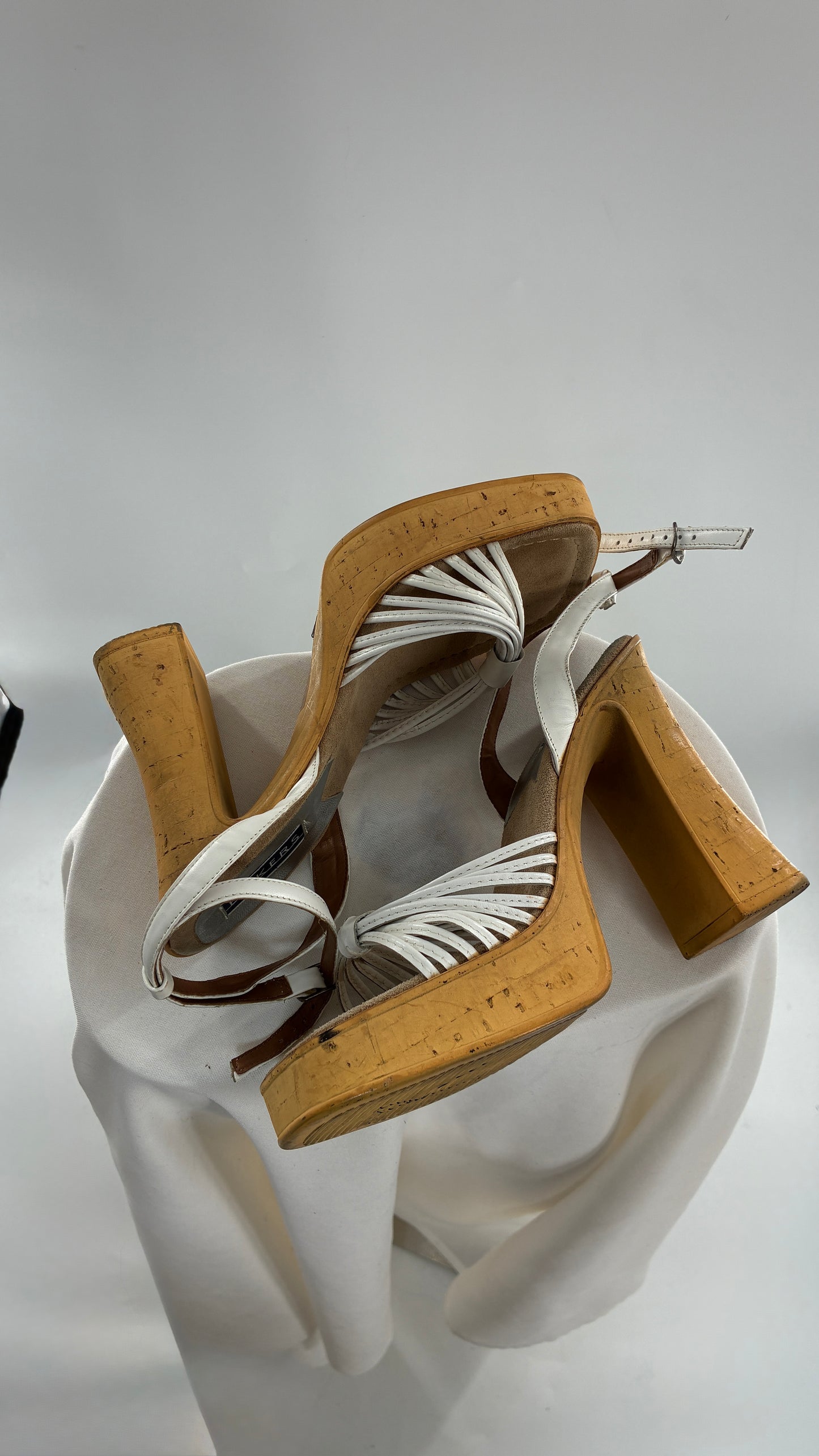 Vintage 1990s Baker Square Toe Block Heel White Platform Sandal Heel (8)