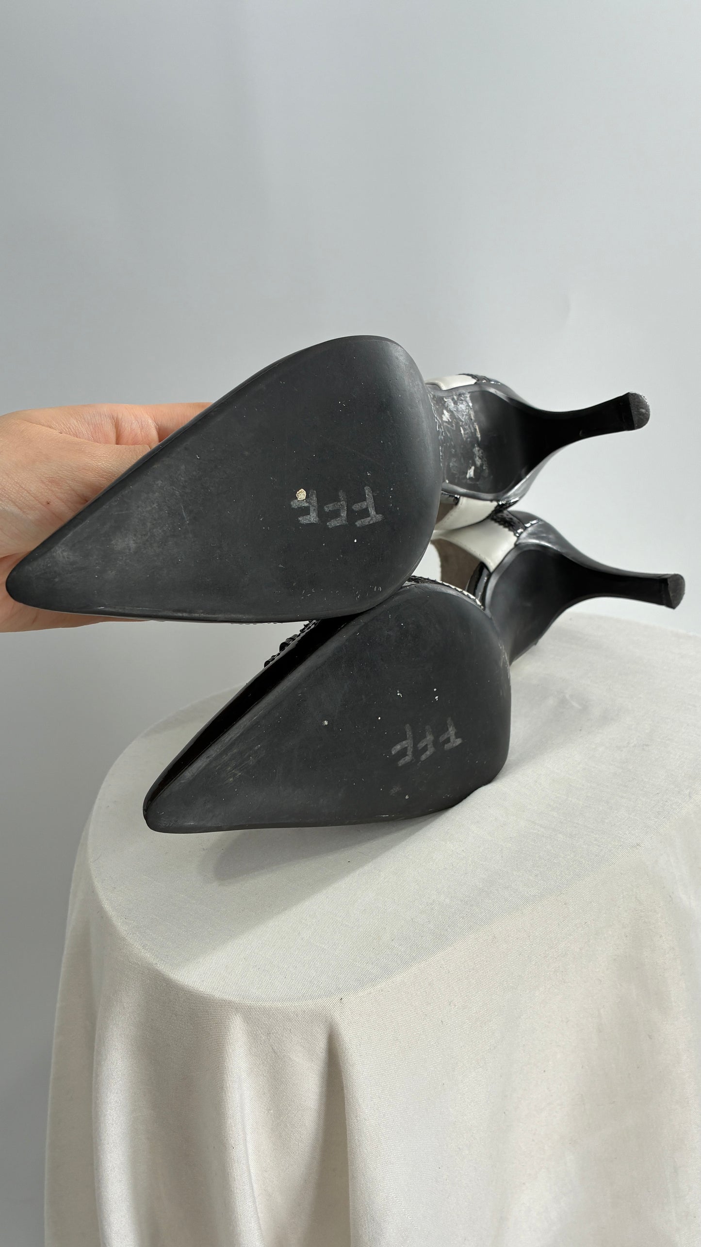 Vintage Franco Sarto Black and White Pointed Toe Tuxedo Heel (8)