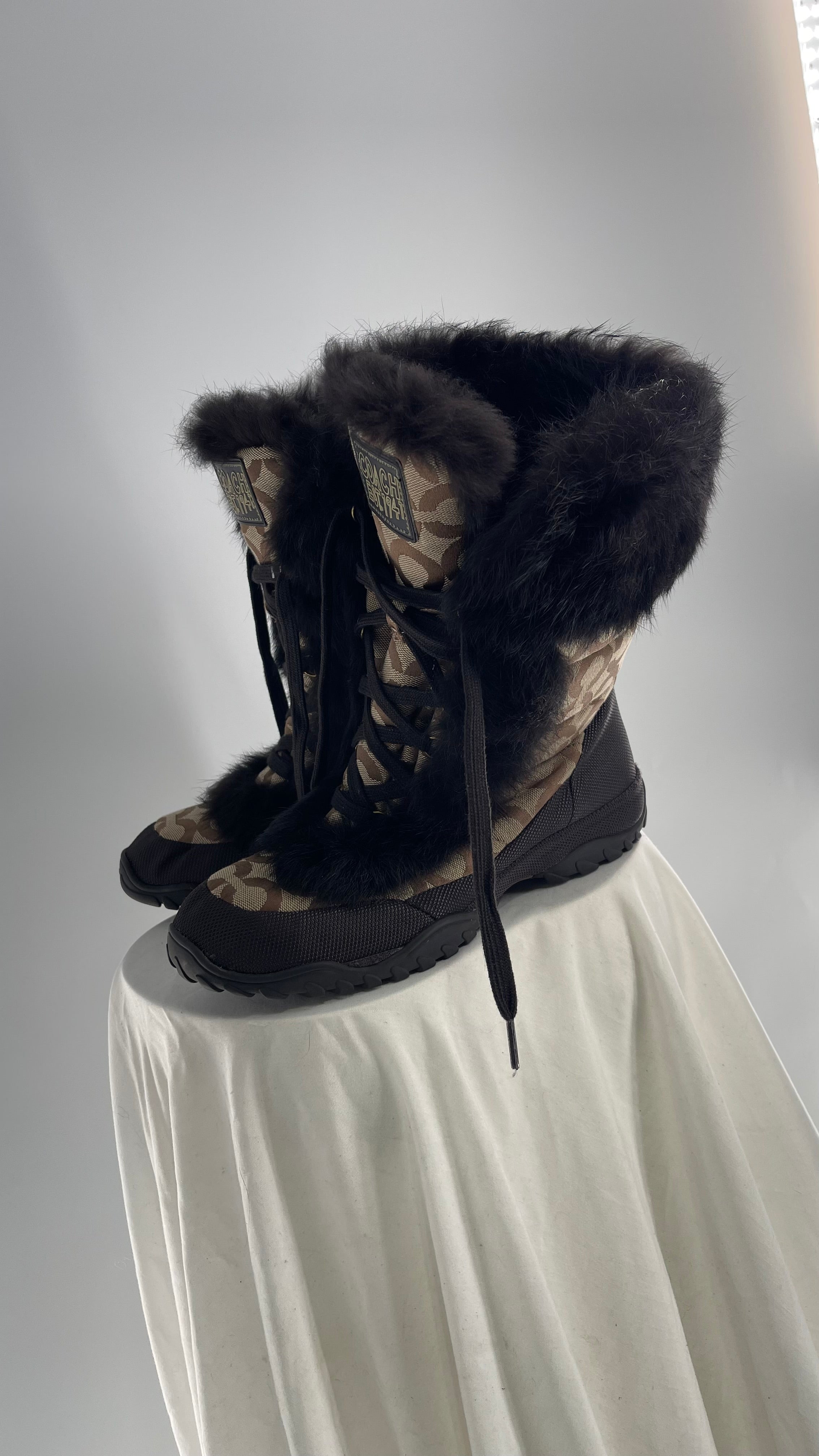 Coach 92199 signature C winter boot w/sheepskin Fur 2024 Keychain Any Offer Welcomed