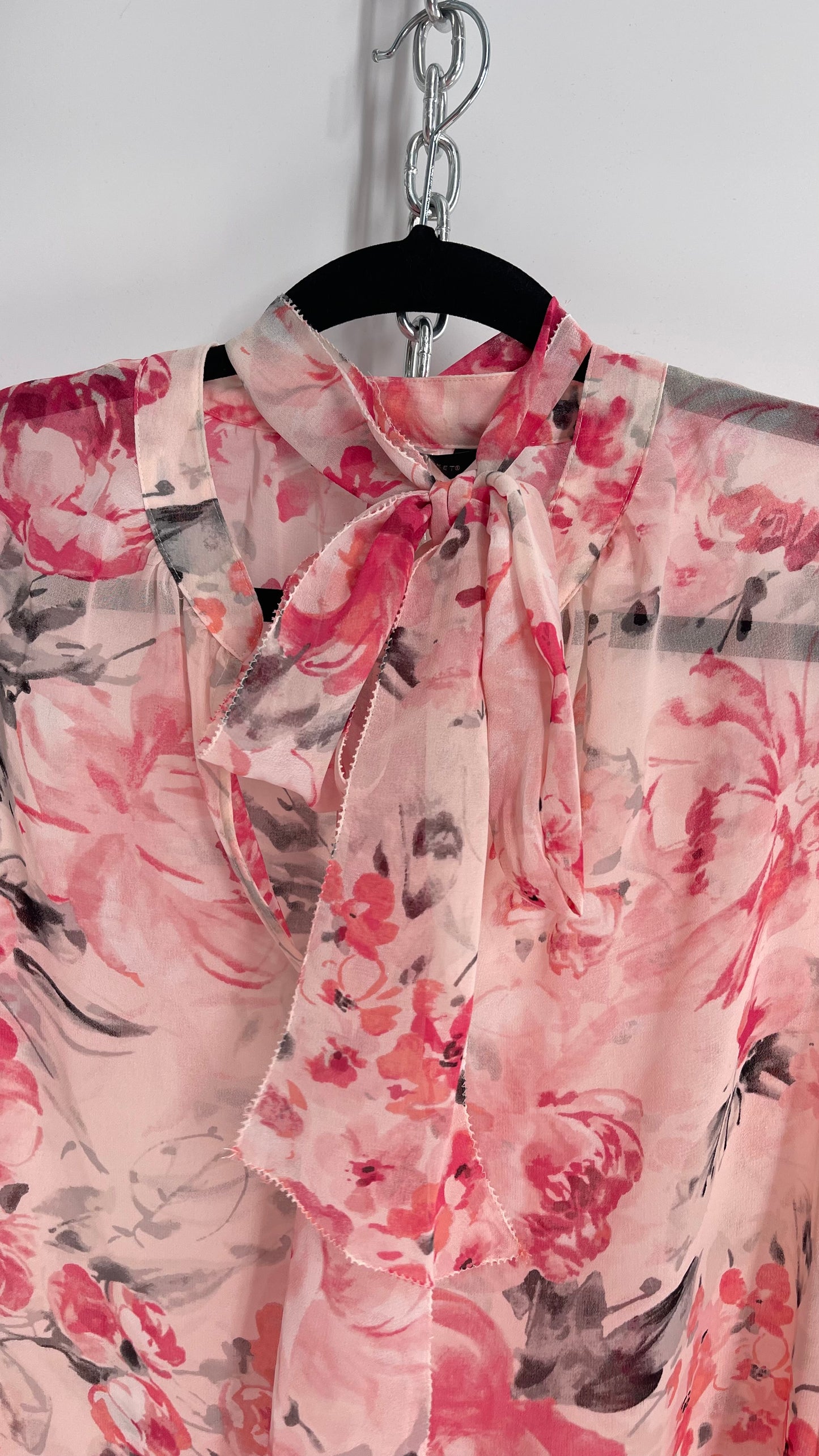 White House| Black Market Pink Floral Tie Neck Bubble Sleeve Blouse (10)