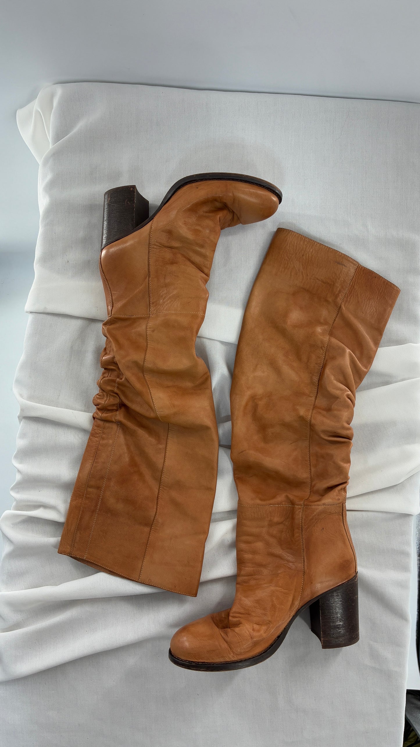 Vintage FREE PEOPLE Elle Tall Round Toe Scrunch Back Leather Boots Made in Portugal (38)
