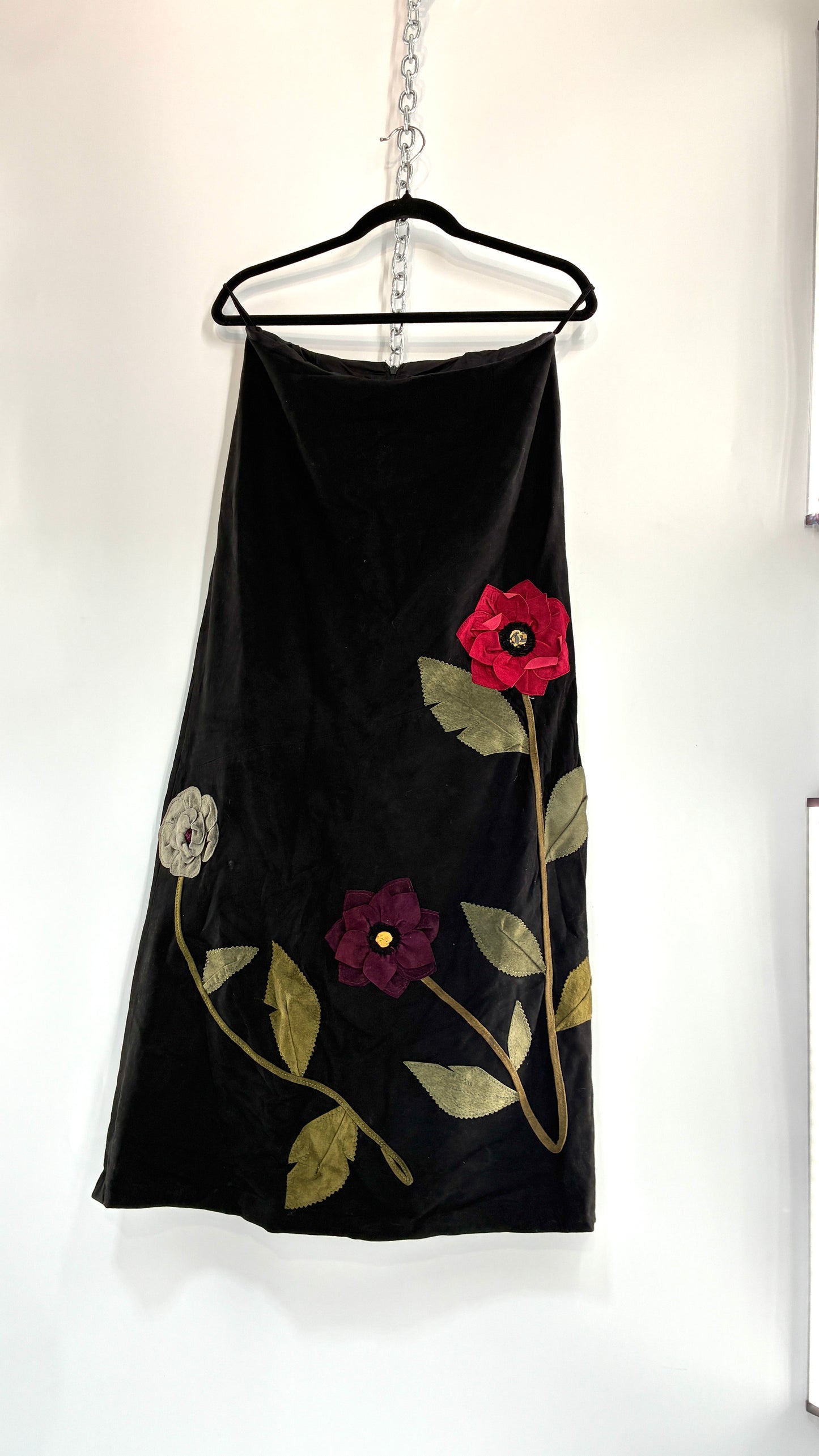 Vintage NEW YORK KAREN GRONER GROWN BEANS Black Leather Skirt with Appliqué Flowers (Small)