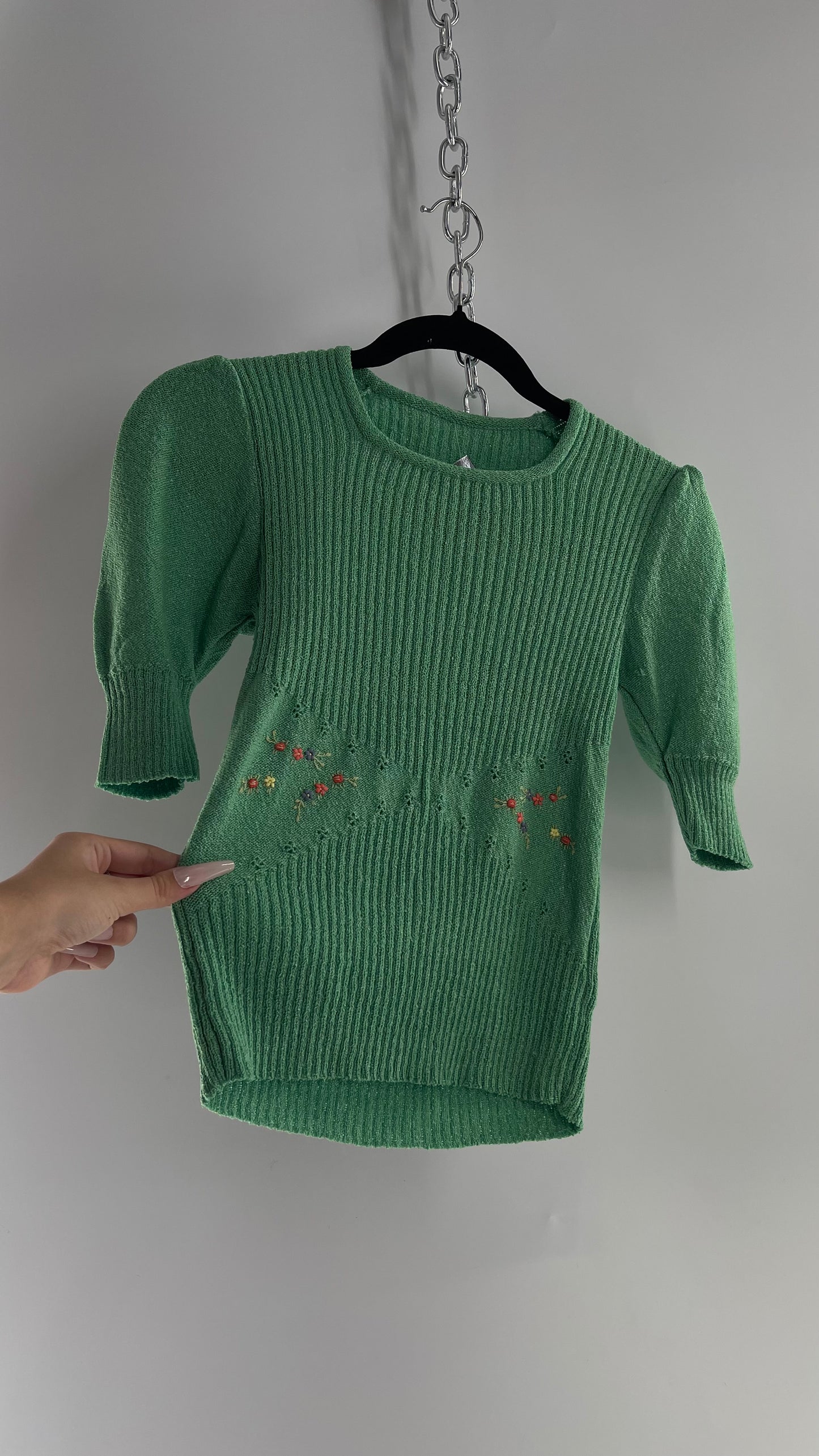 Vintage 1970s Kelly Green Knit Short Sleeve with Hand Embroidered Flowers (Small)