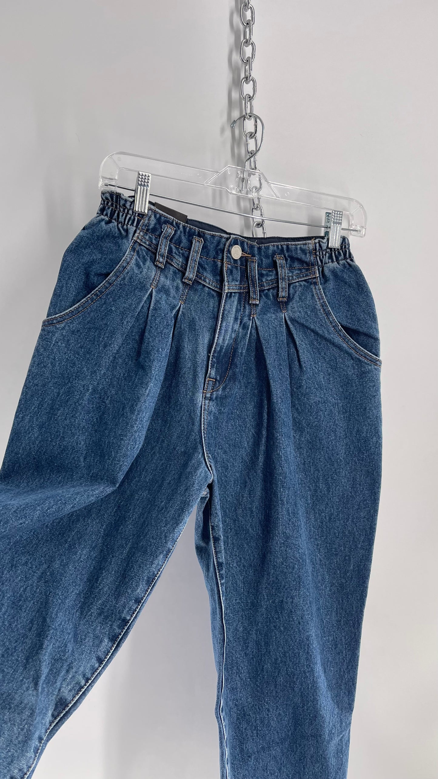 BLANKNYC Baxter Mid Rise Mid Wash Pleated Vintage Style Mom Jean with Tags Attached (27)