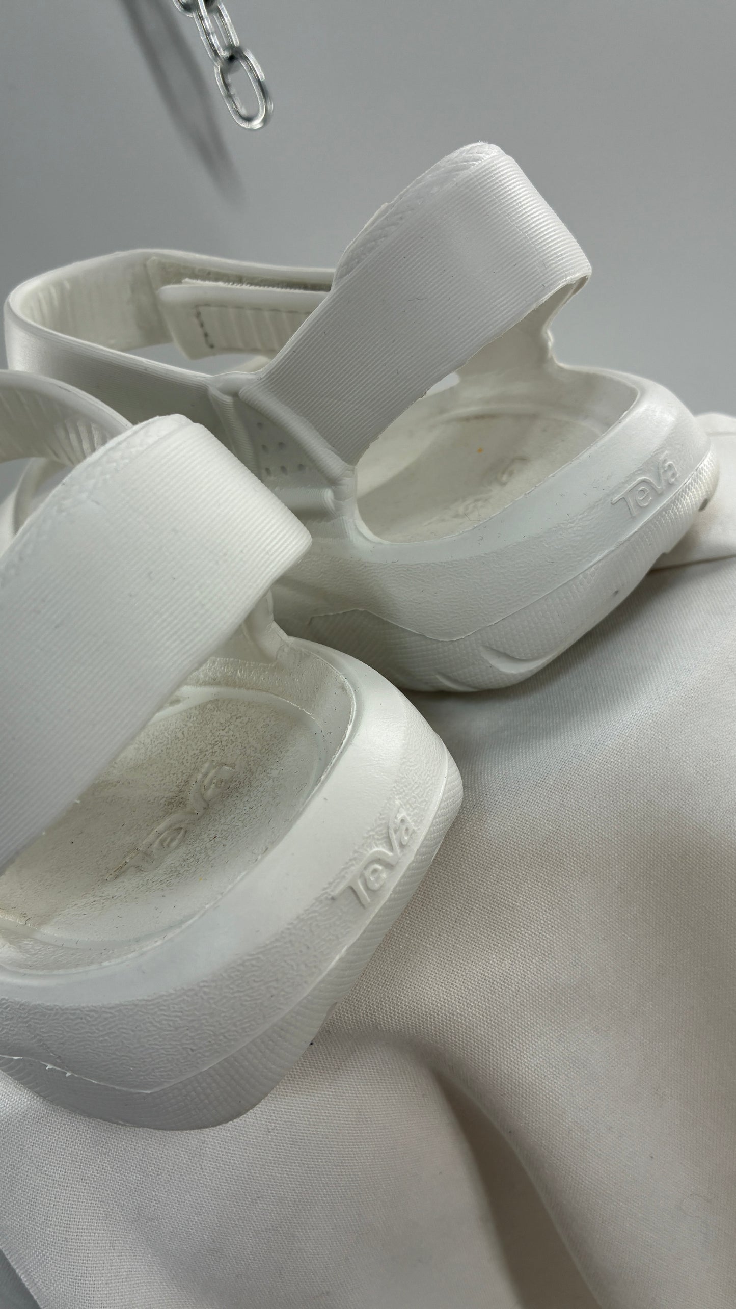 Vintage TEVA White Hurricane Drift Sandal (M8 W10)