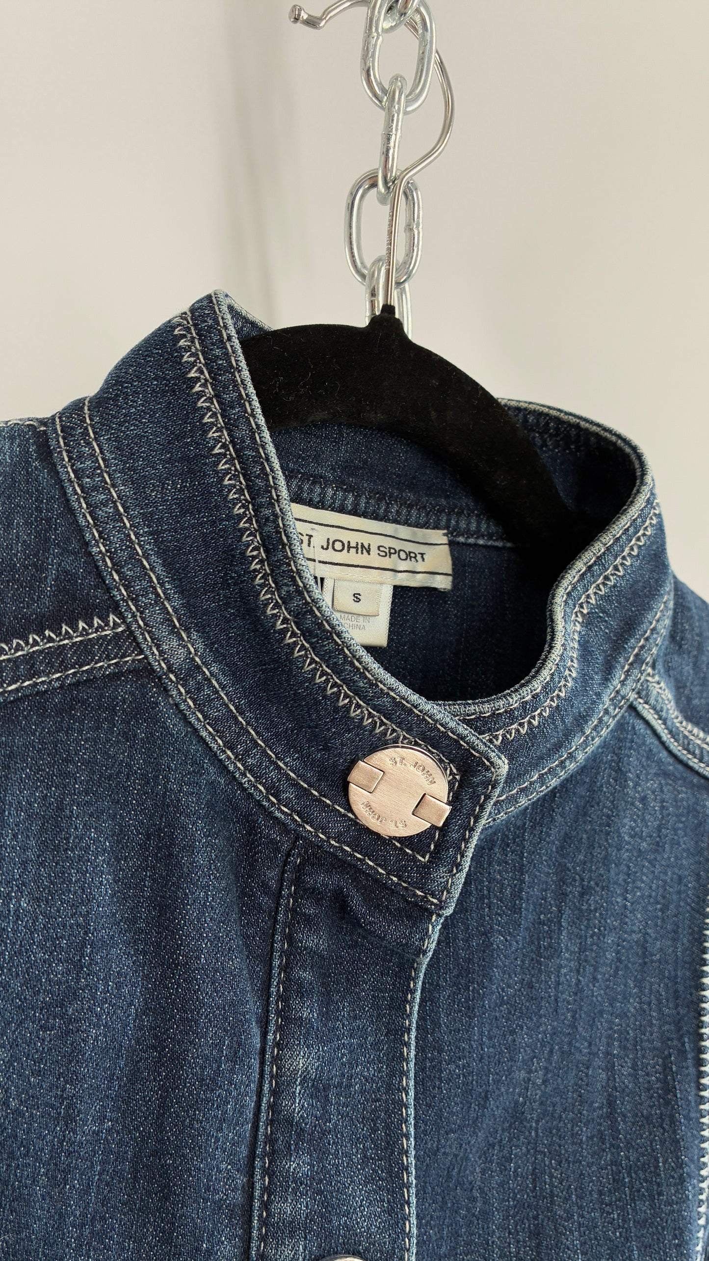 Vintage ST JOHN SPORT Medium Wash Denim Zip Up Jacket (Small)
