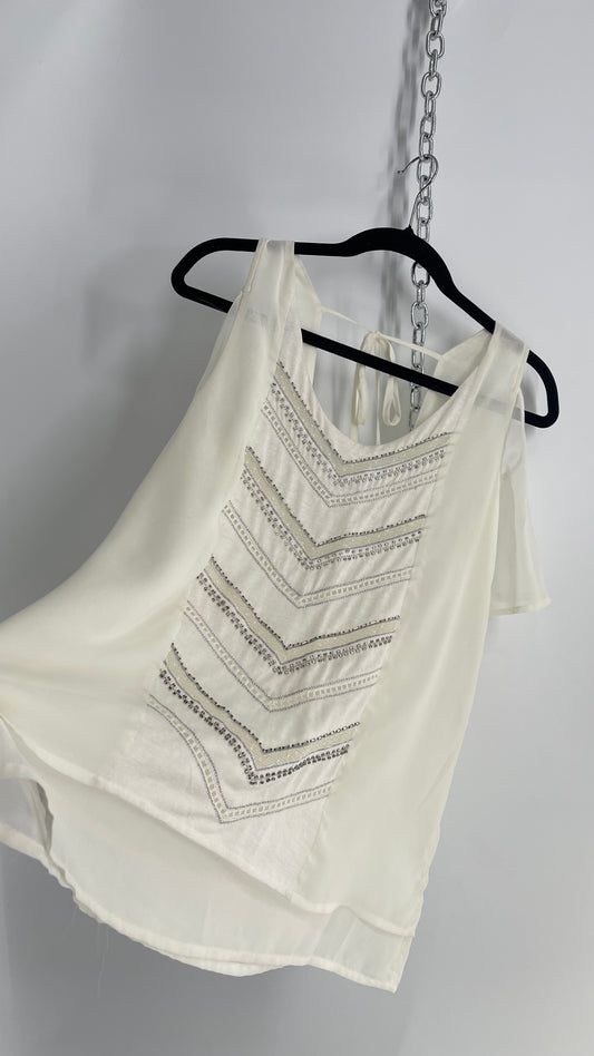 BKE White Cold Shoulder Short Sleeve Blouse with Beaded Panel (Medium)