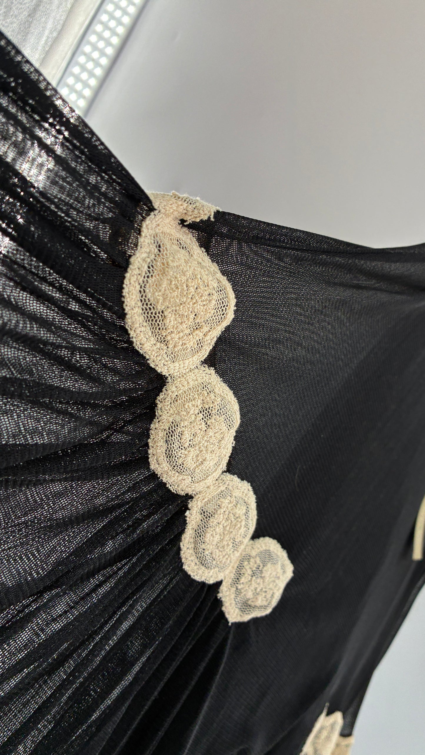 Deadstock MAXSTUDIO 100% Silk Black Skirt with Lace Trim (Small)