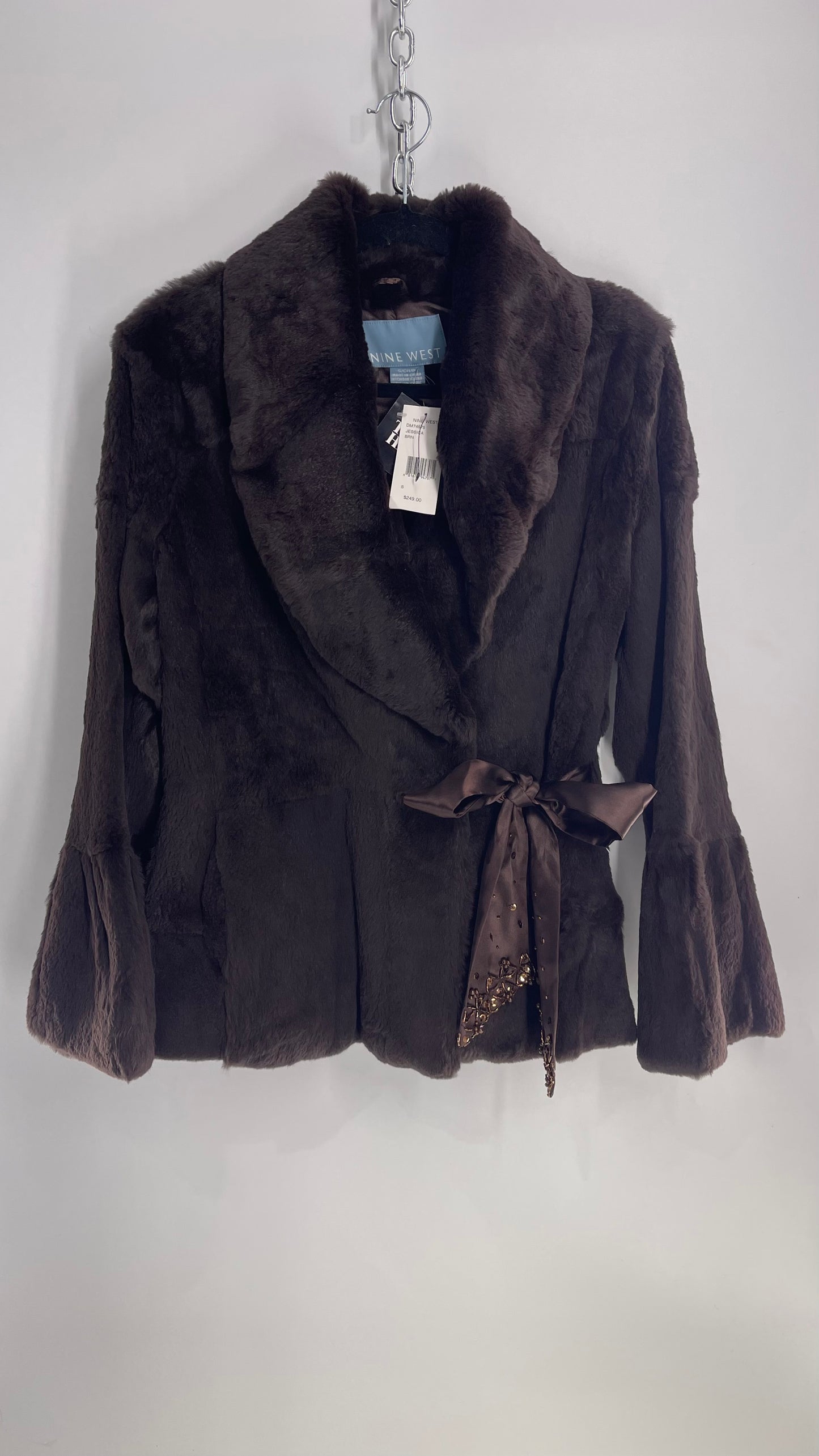 Deadstock Vintage Brown Fur Jacket with Lapels and Bell Sleeves (Small)