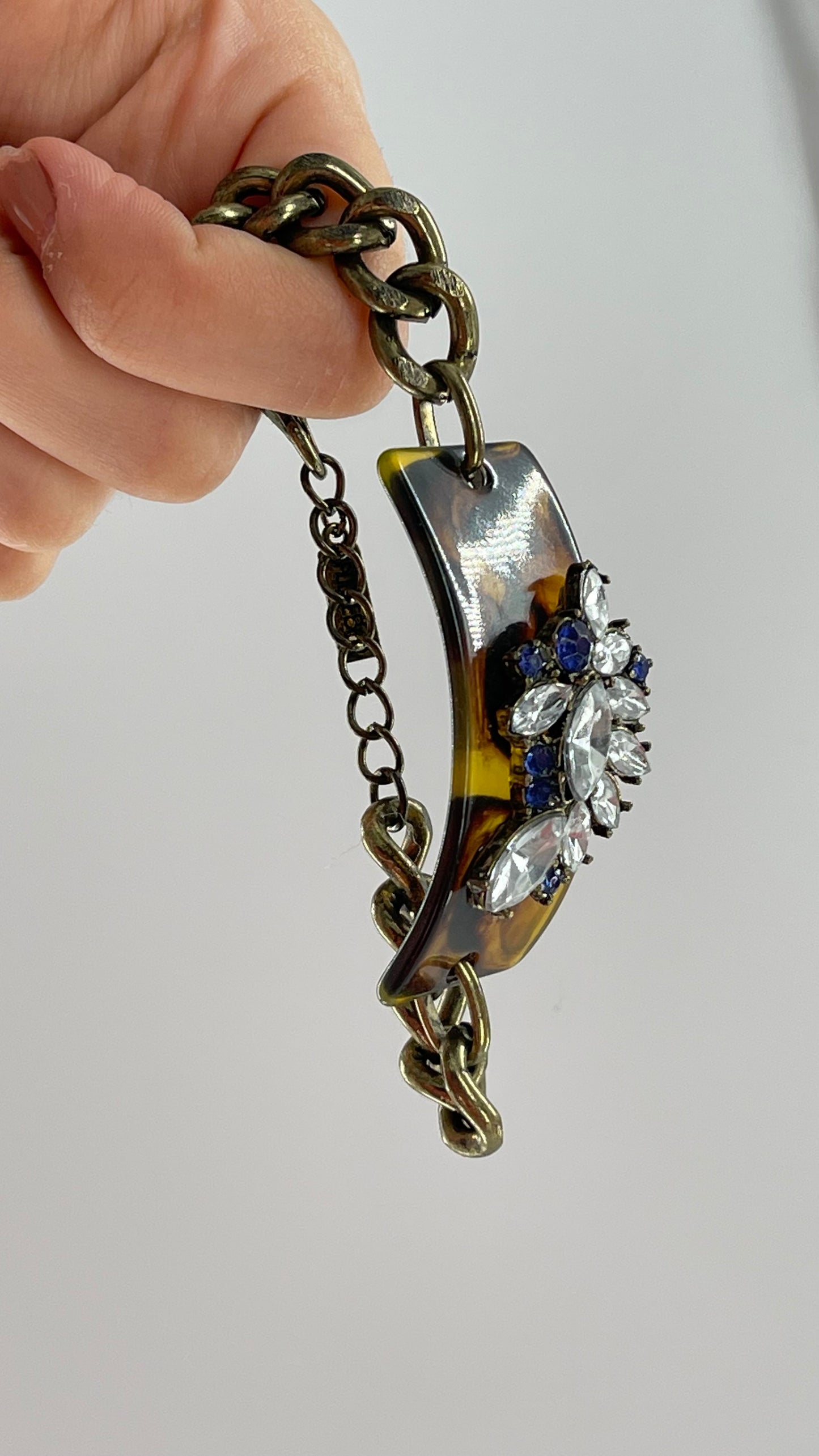 Bronze Chain Bracelet with Tortoise Shell Beret with Rhinestones