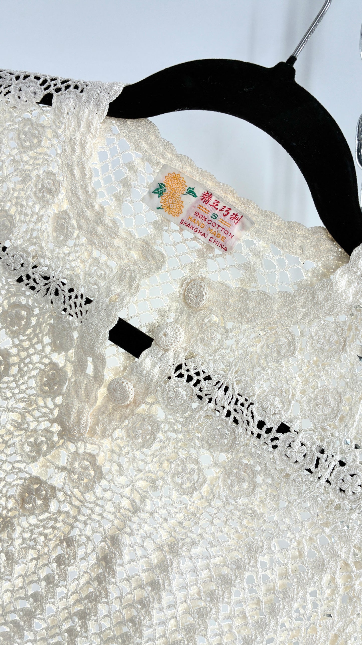 Vintage 1970s White Crochet Hand Made Quarter Sleeve Tunic Top Made in Shanghai (XS)