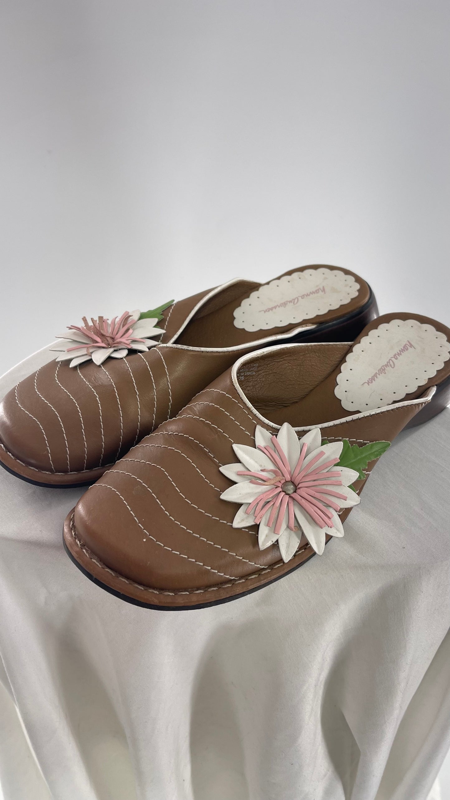 Vintage Hanna Anderson Light Brown Leather Slide Ons with White Stitching and Flower Appliqués (38)