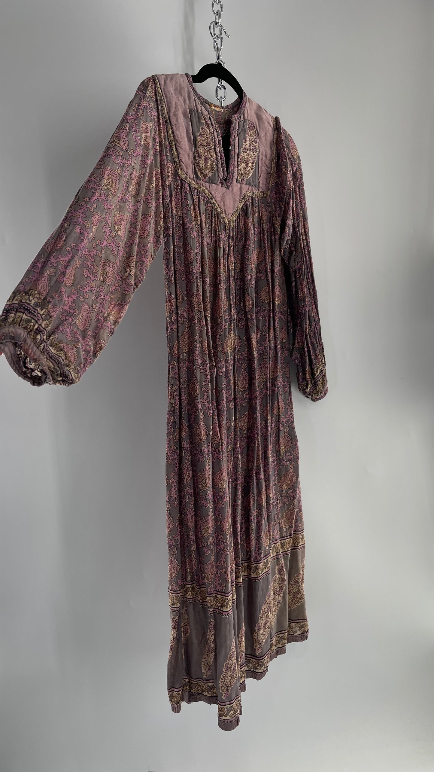 Vintage 1970s Handmade Dusty Purple Full Length Dress with Paisley Pattern and Quilted Neckline (Small)