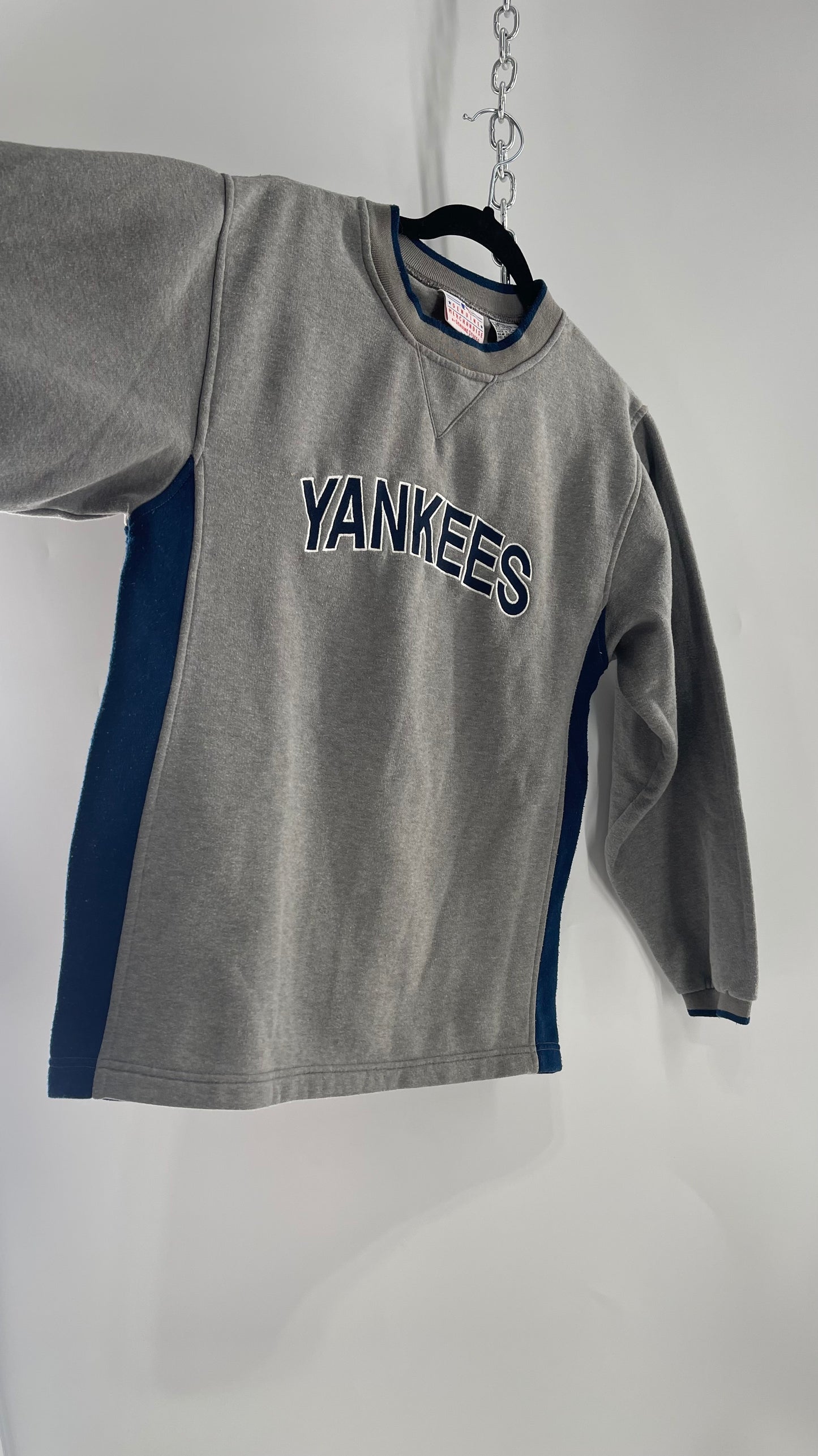 Vintage Yankees Embroidered Crew Neck (Large)