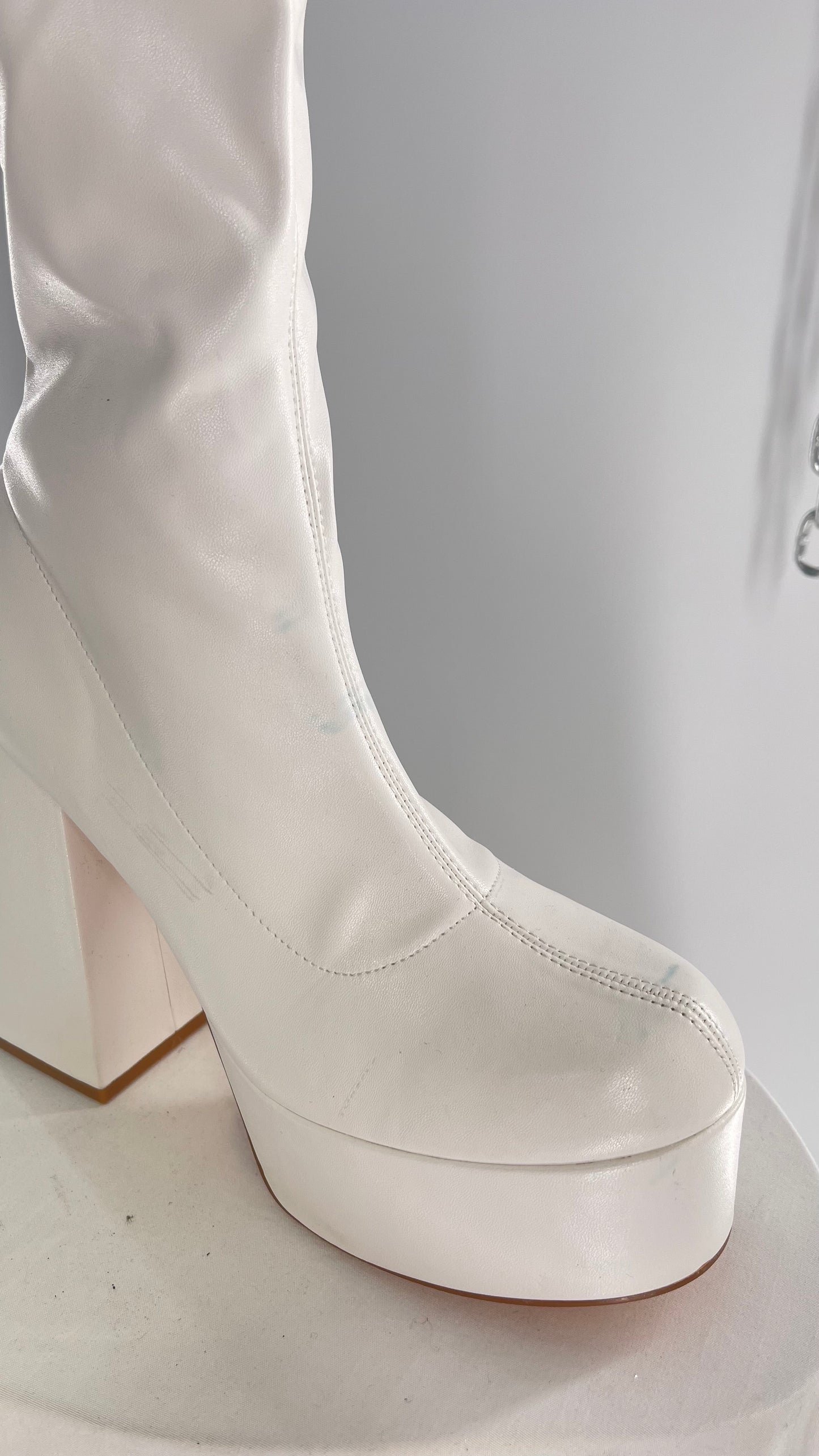 Liliana White Platform Gogo Knee High Boots (7.5)