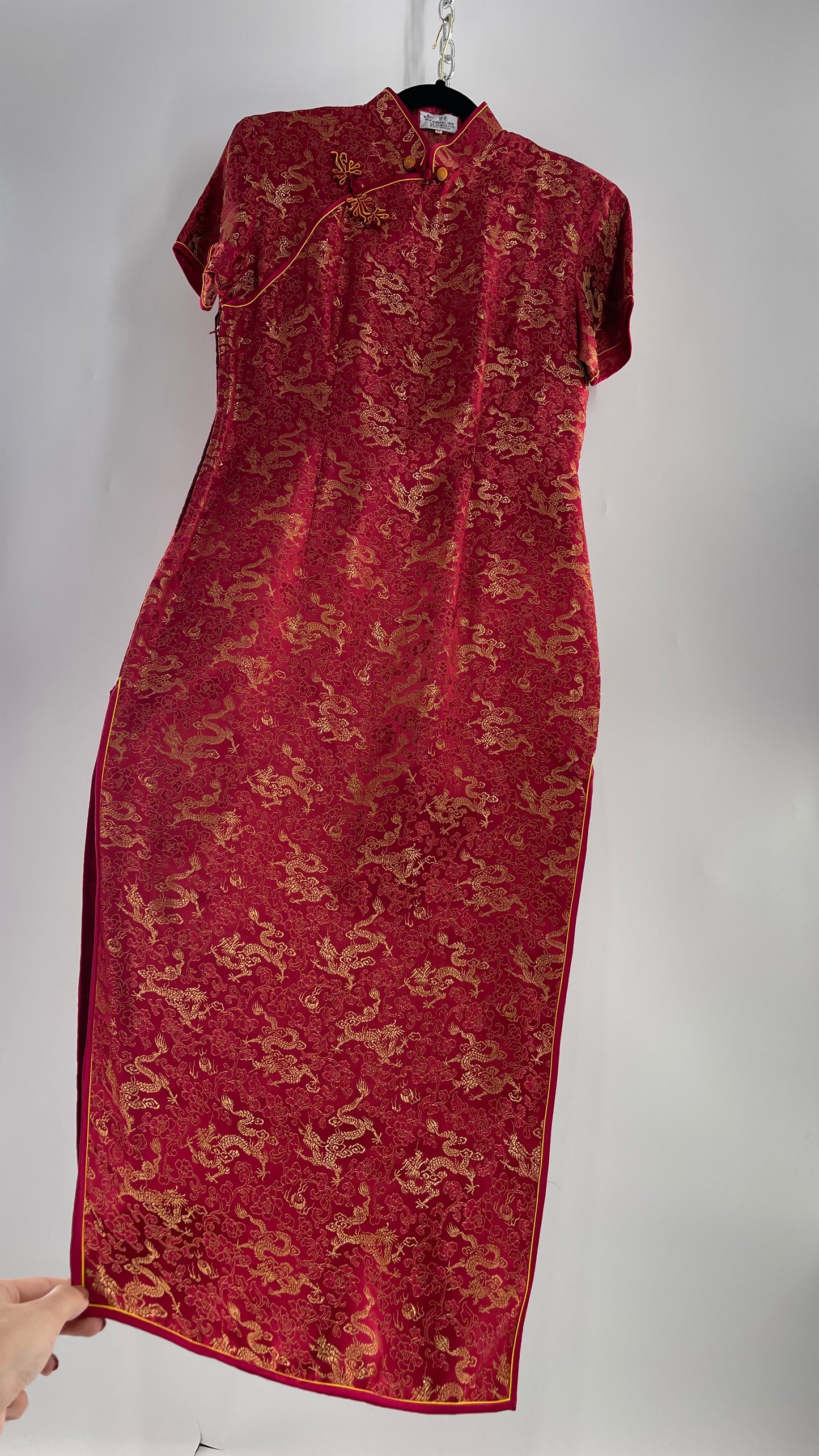 Vintage 1980s Chinese Red Silk Dragon Motif Printed/Embroidered Qipao (XL)