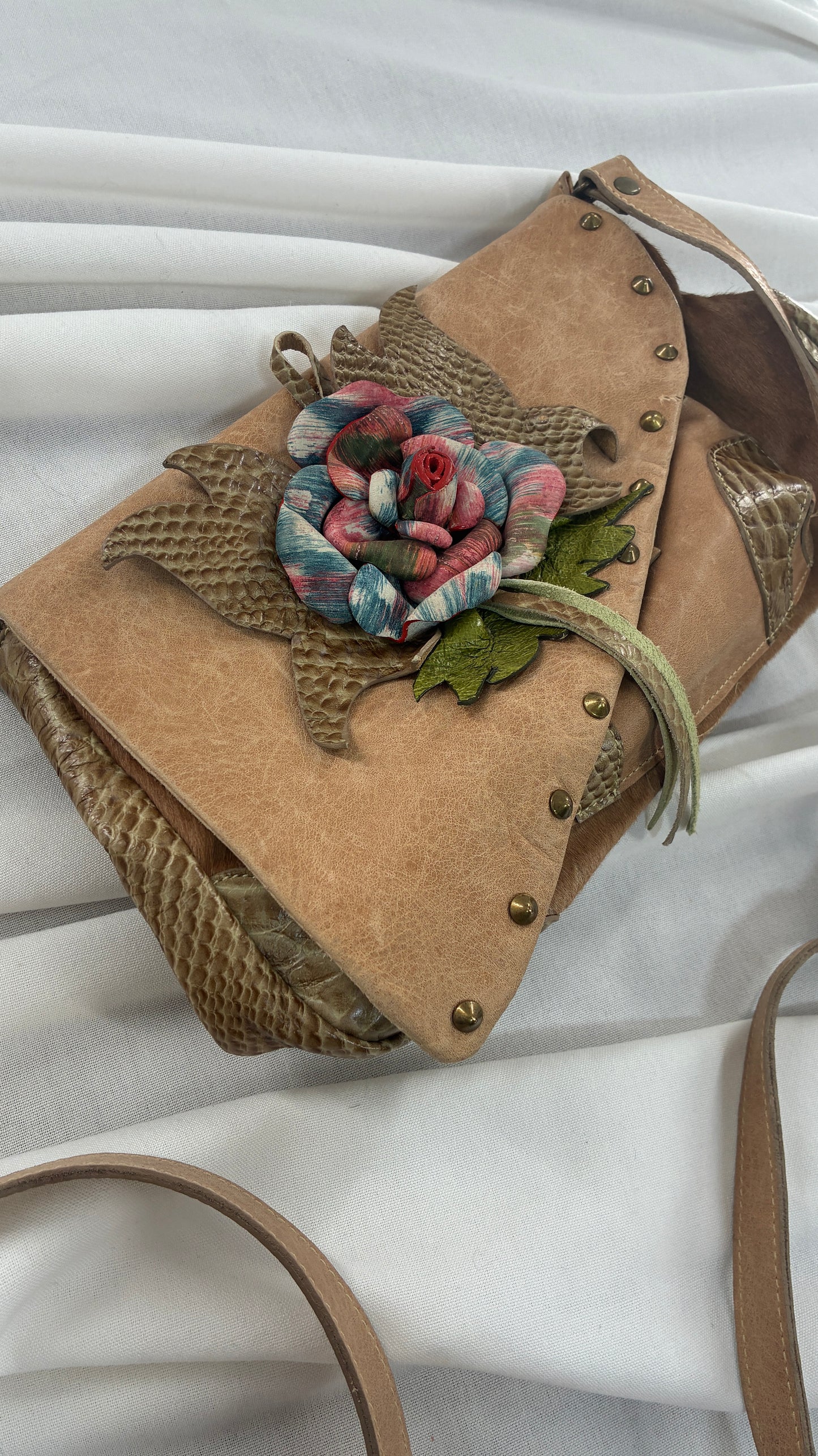 Vintage CLAUDIA ROLDANI Leather Rosette Purse Made in Colombia