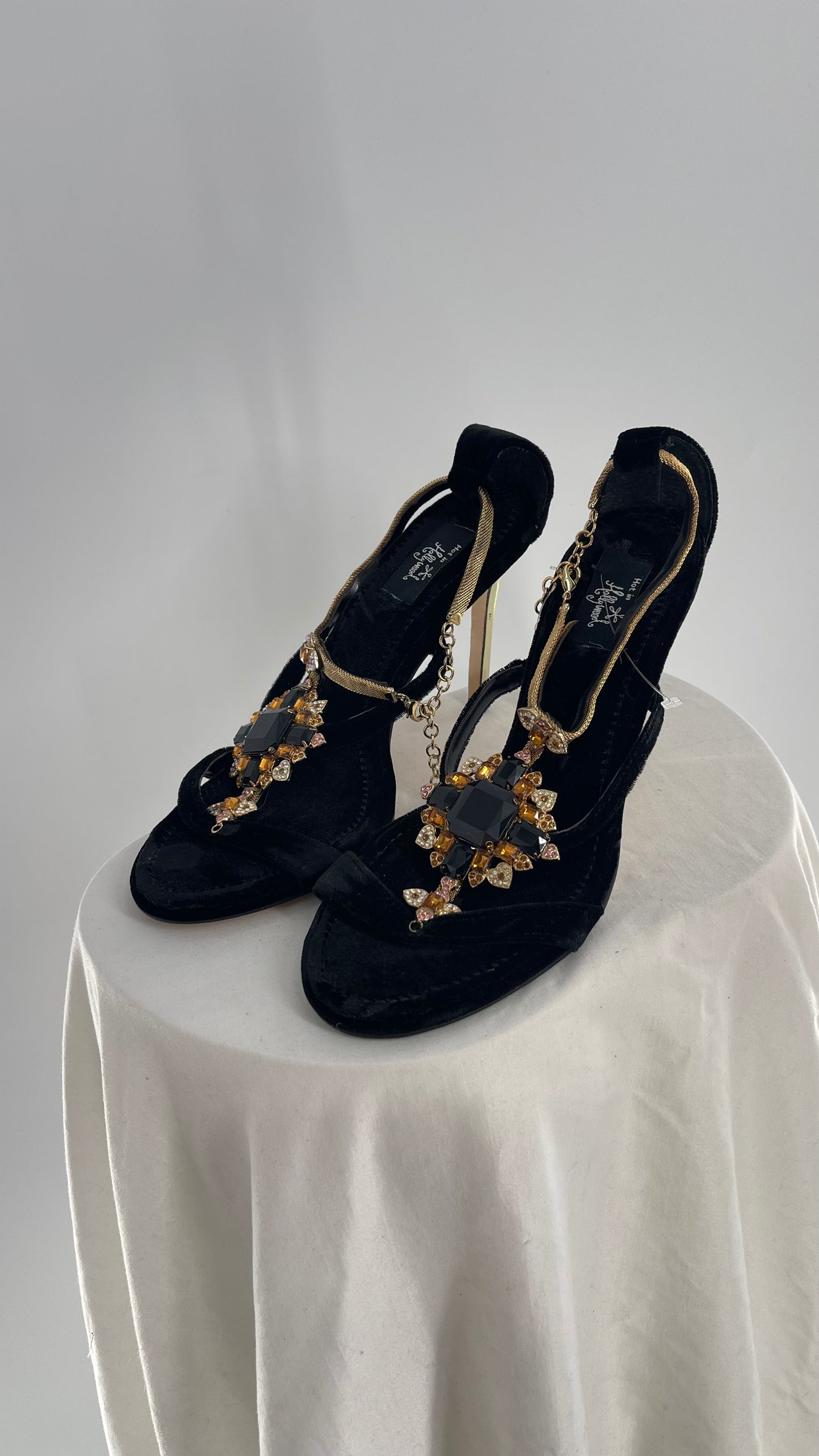 Hot in Hollywood Vintage 1990s Black Velvet Heel with Jewel Anklet (7)