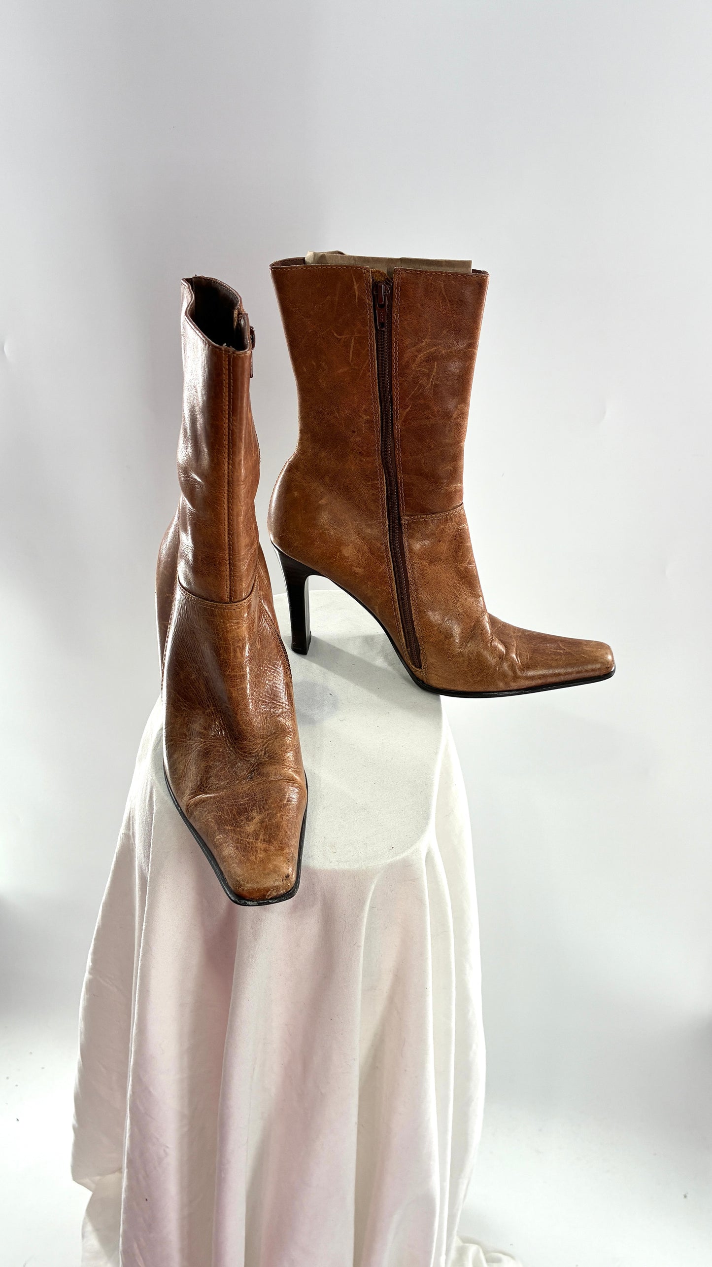 Vintage 1990s STEVE MADDEN Joesie Distressed Leather Pointed Square Toe Booties Made in Brazil (8)