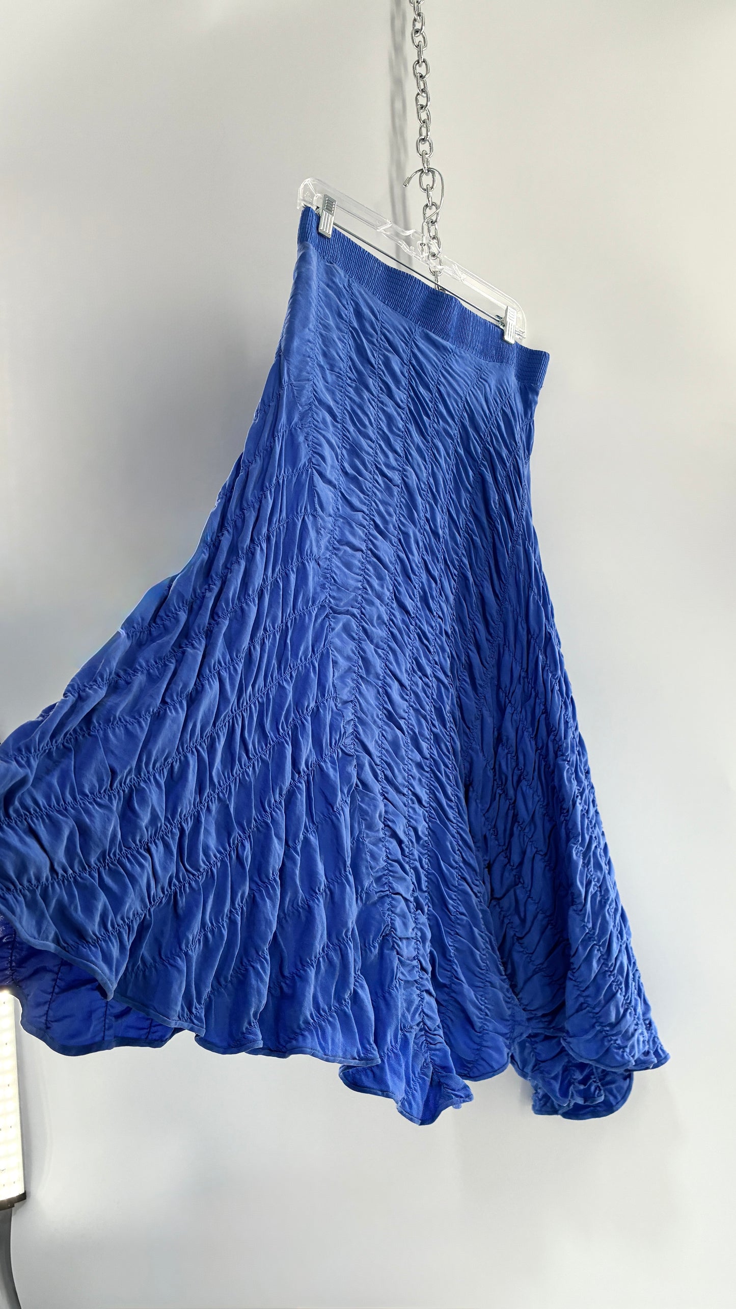 Vintage DKNY 100% Silk Cobalt Blue Skirt (Small)