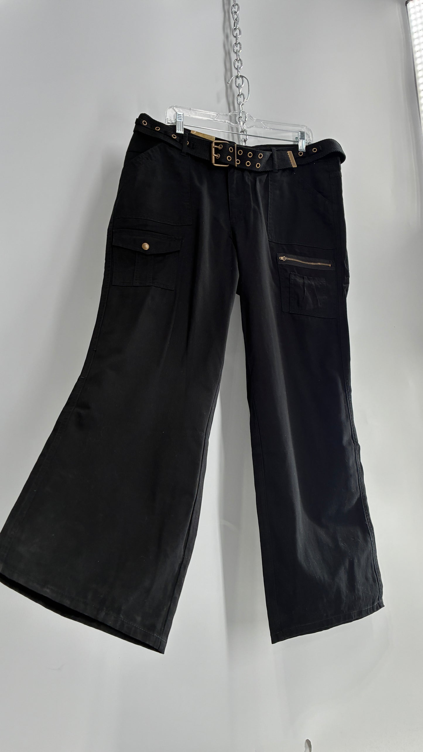 Deadstock Vintage MOKACHINO Black Kickflare Low Rise Belted Cargos (16X)