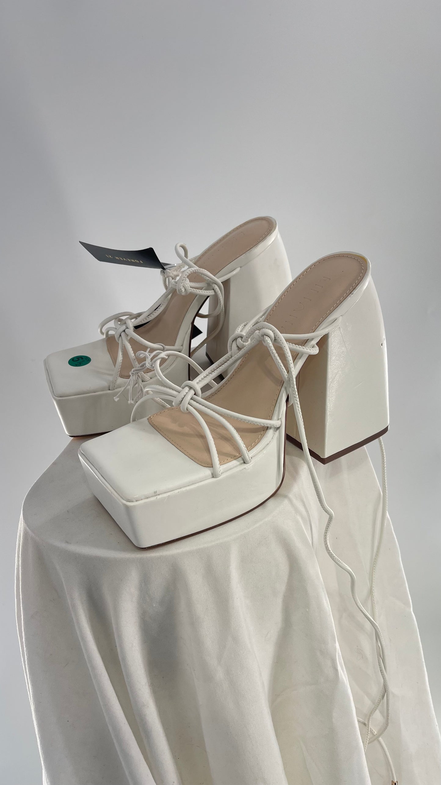 Liliana White Platform Block Heel Tie Up Heel with Tags Attached (5.5)