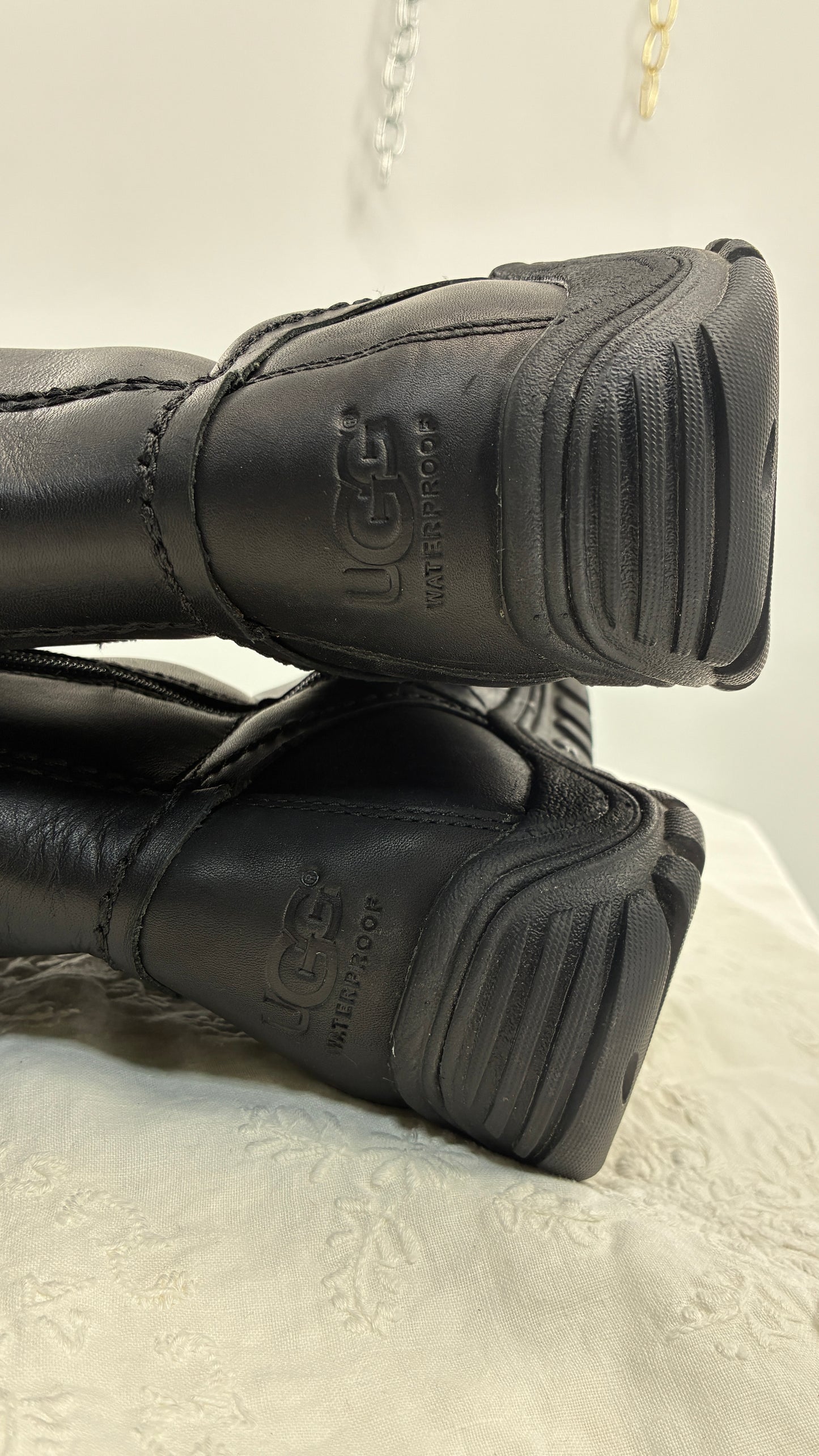 Vintage UGG Miko Thick Industrial Leather Chunky Boot (8)
