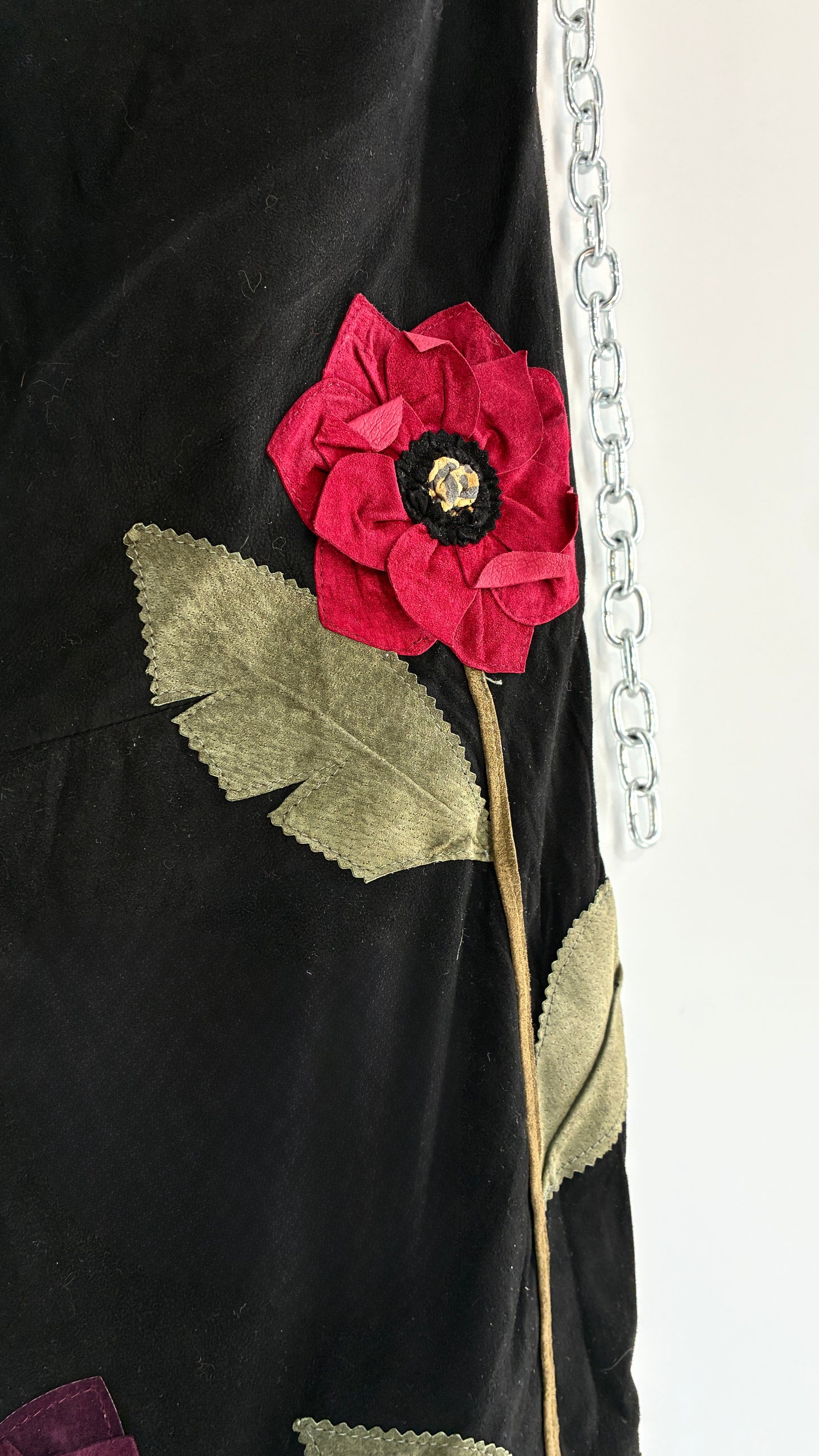 Vintage NEW YORK KAREN GRONER GROWN BEANS Black Leather Skirt with Appliqué Flowers (Small)