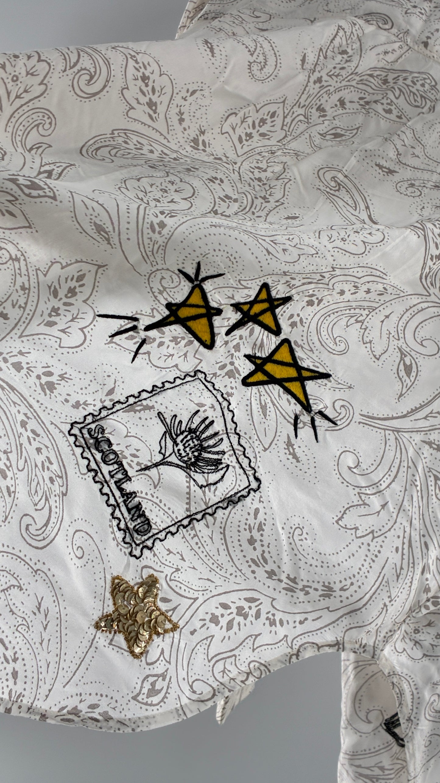 PILCRO Anthropologie Embroidered Appliqué Button Up (Small)