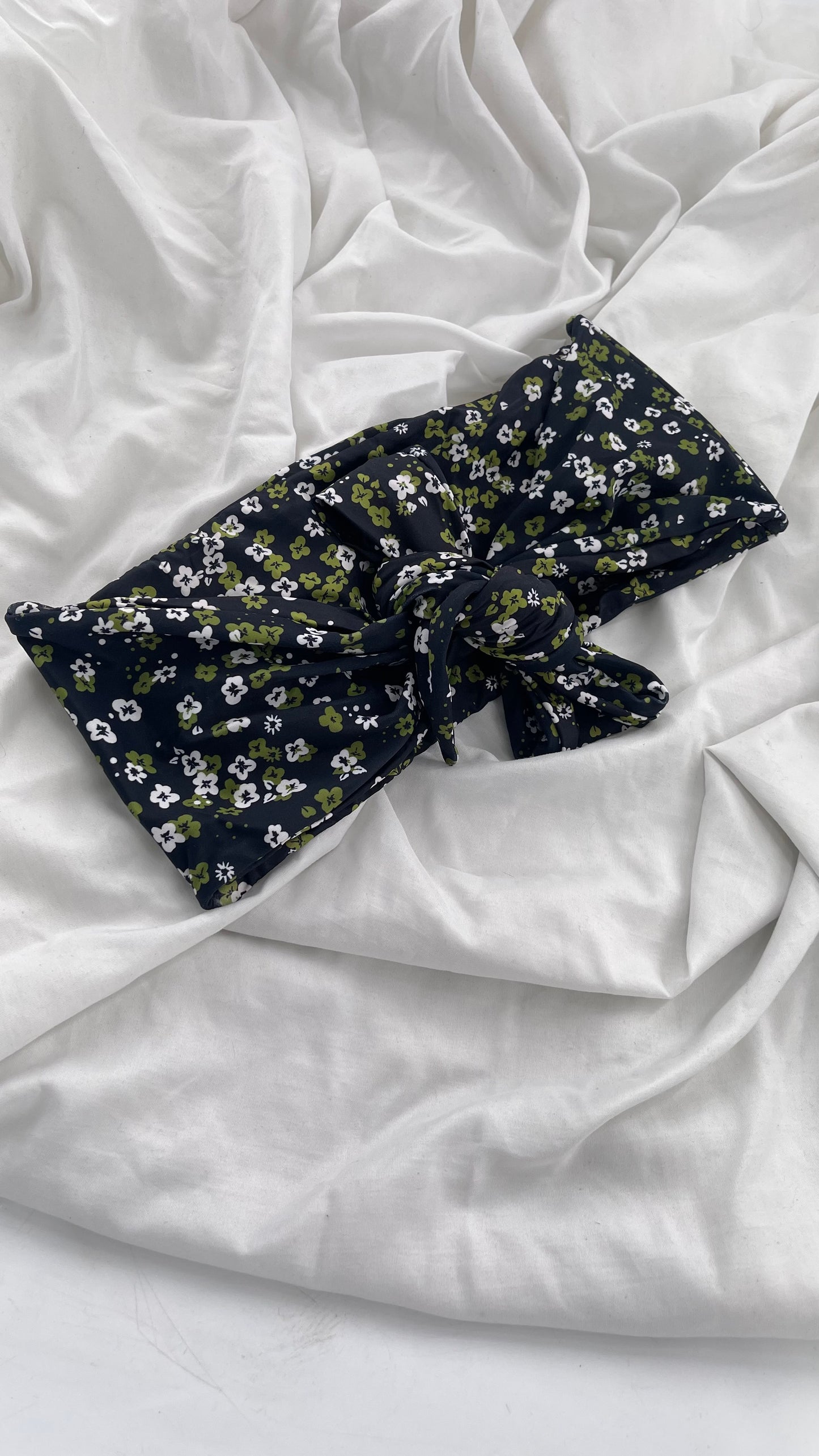 GILLIA swim Black Tie Up Bandeau with Green Poppy Florals (Medium)