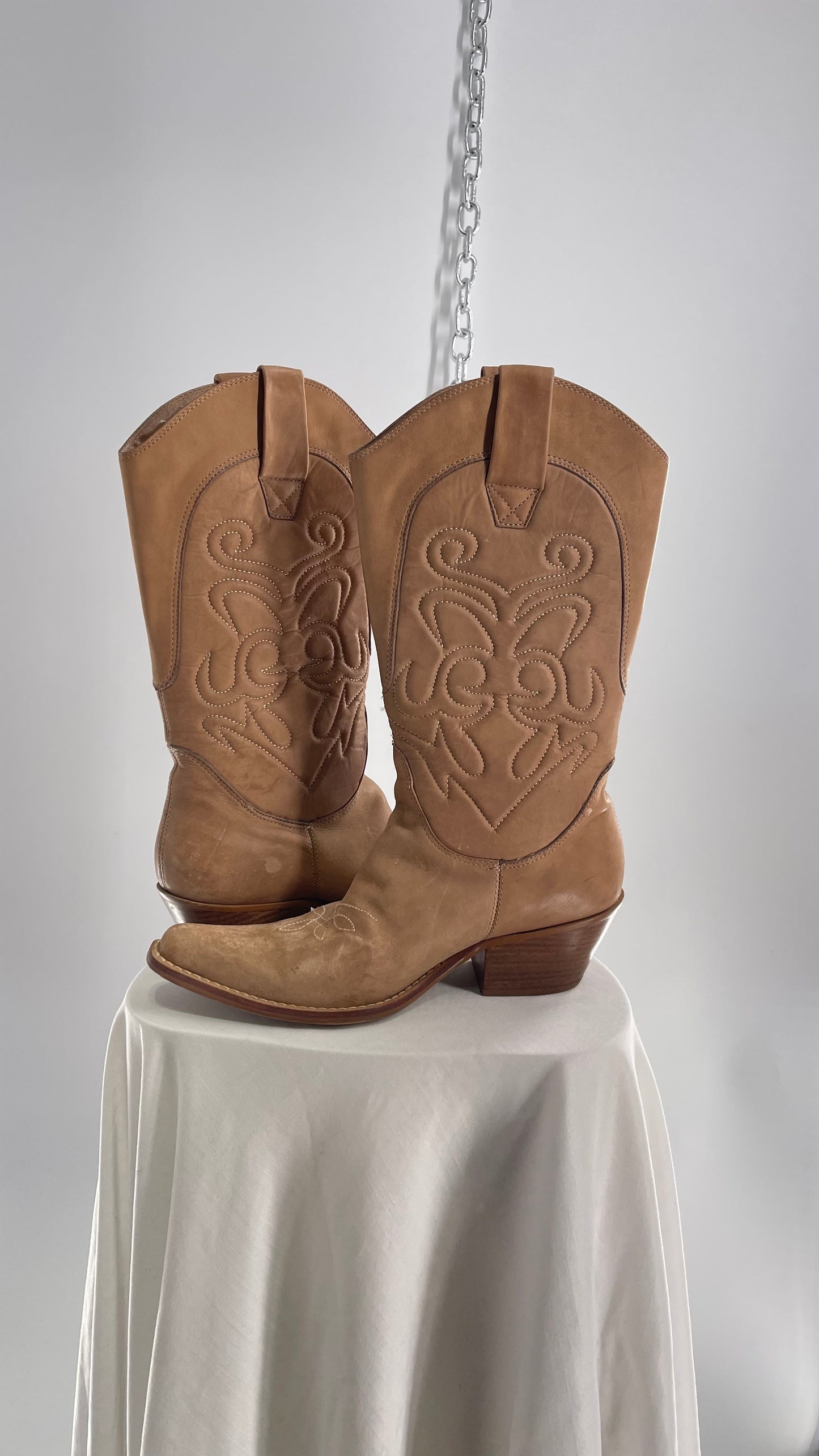 Vintage Xenny Penny Light Tan Embossed Cowboy Boots (9M)