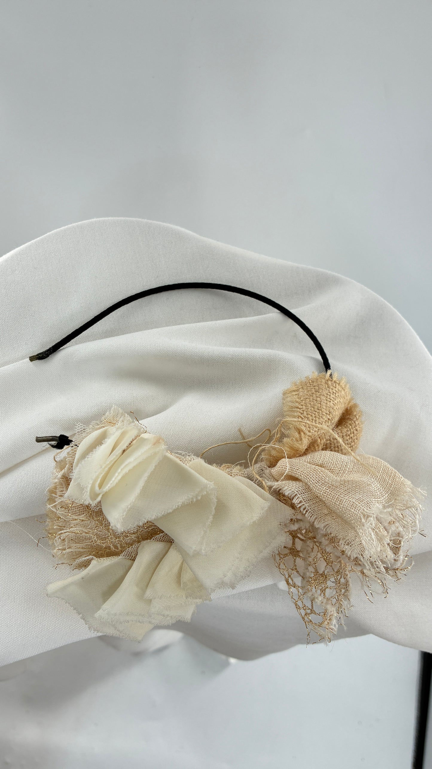 Vintage FARMER Handmade Discrete Headband with Oversized Beige Gold Bow Appliqué